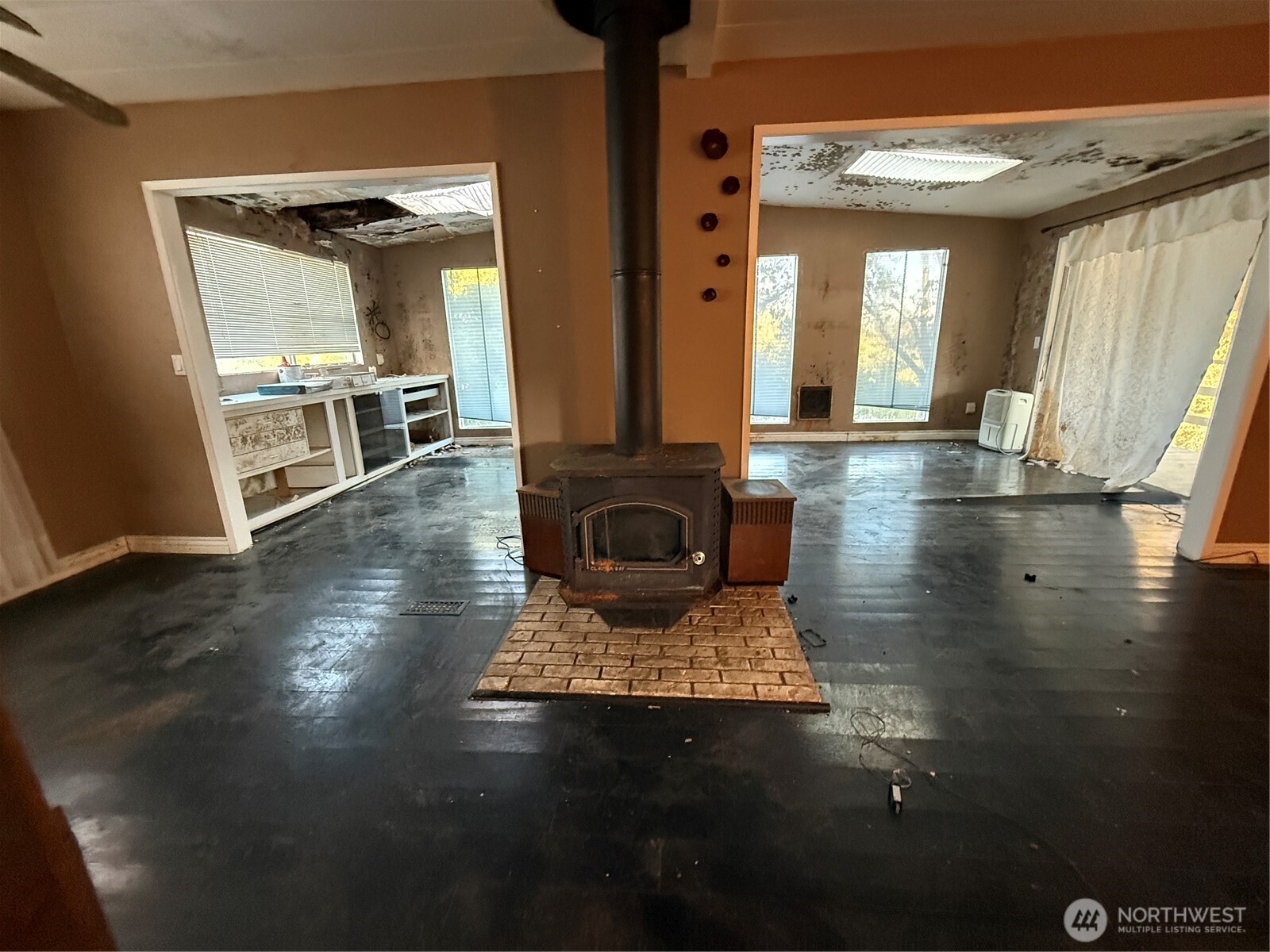1911 1st Avenue Property Photo 3