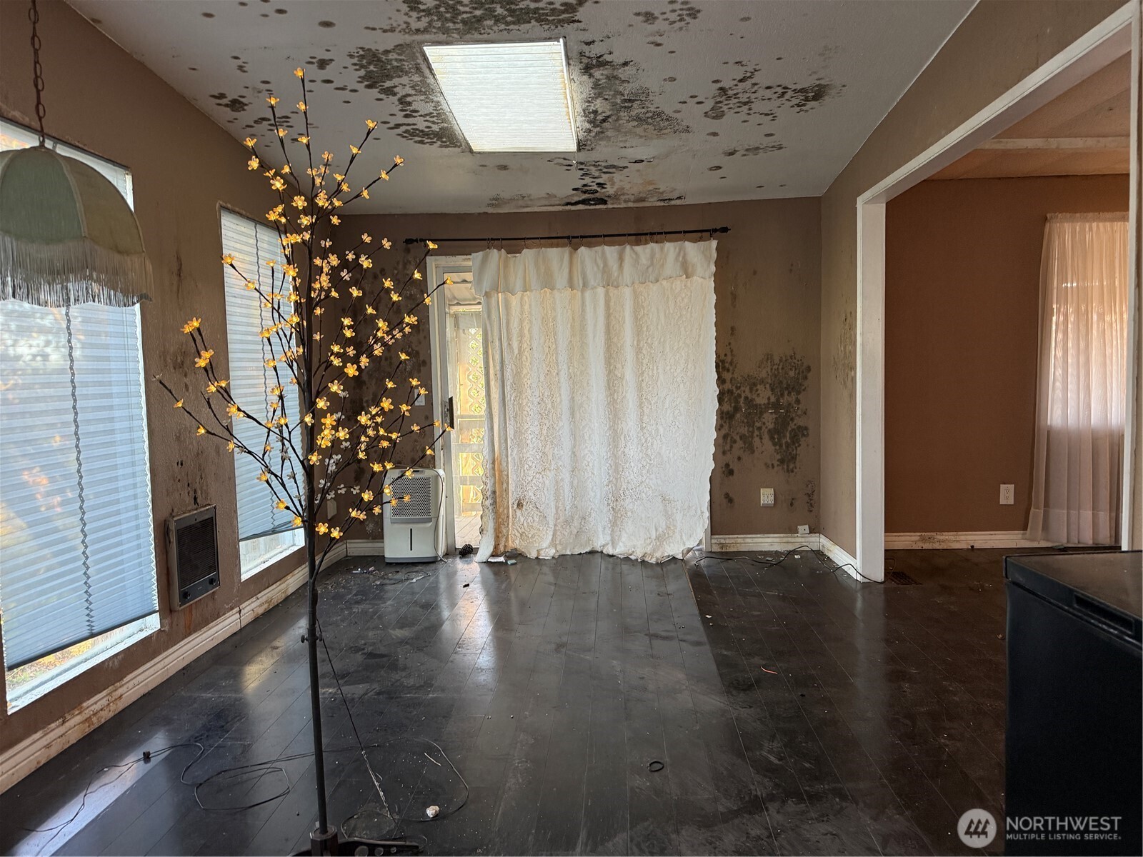 1911 1st Avenue Property Photo 9