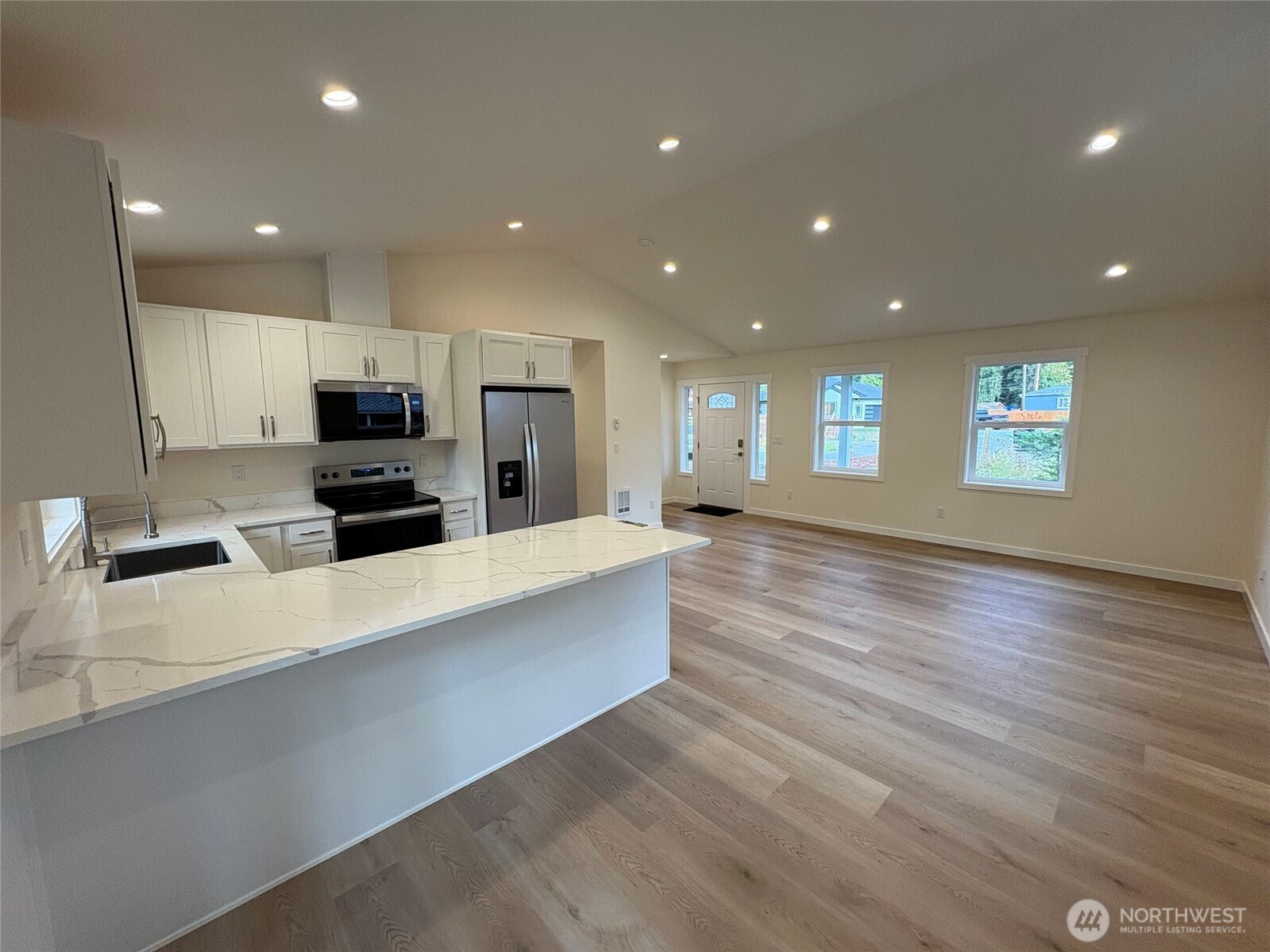 8672 Bell Court Property Photo 3