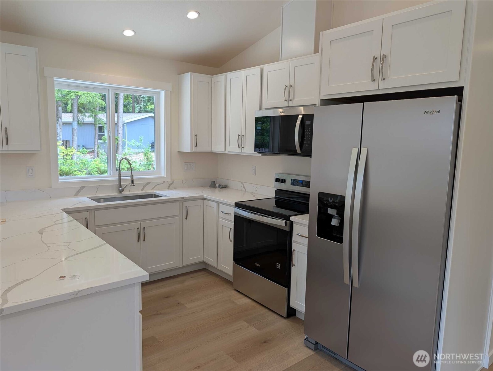 8672 Bell Court Property Photo 6
