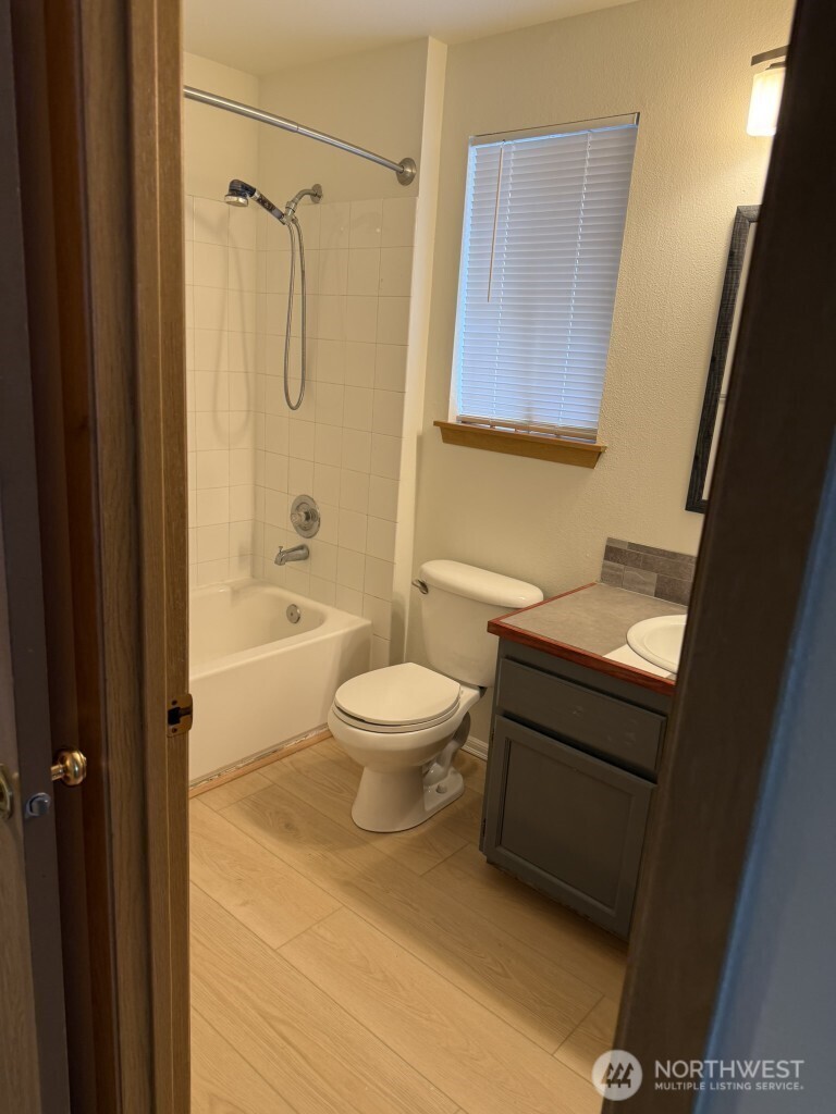 28026 230th Avenue Property Photo 10