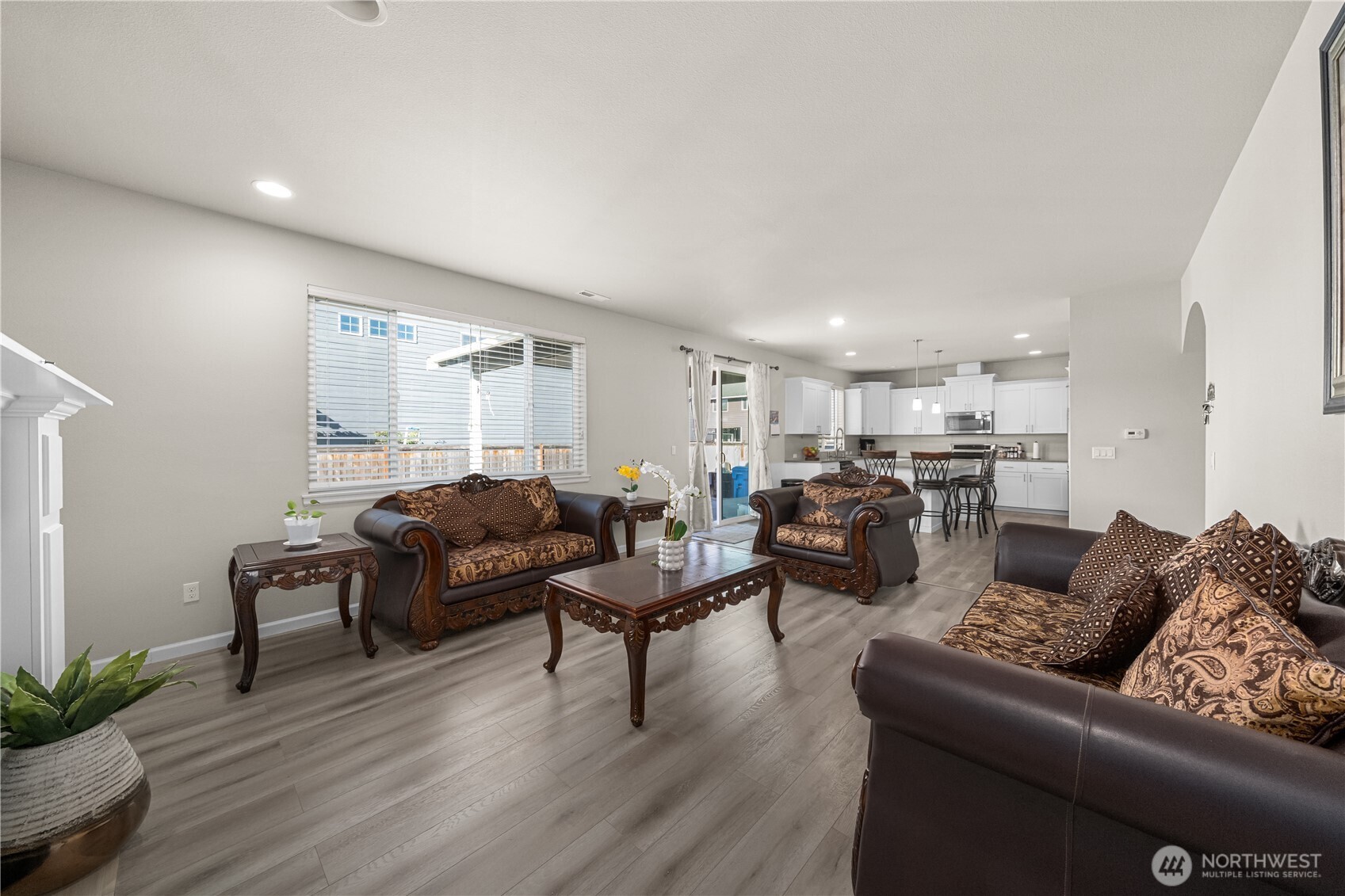 415 Buell Street Property Photo 17