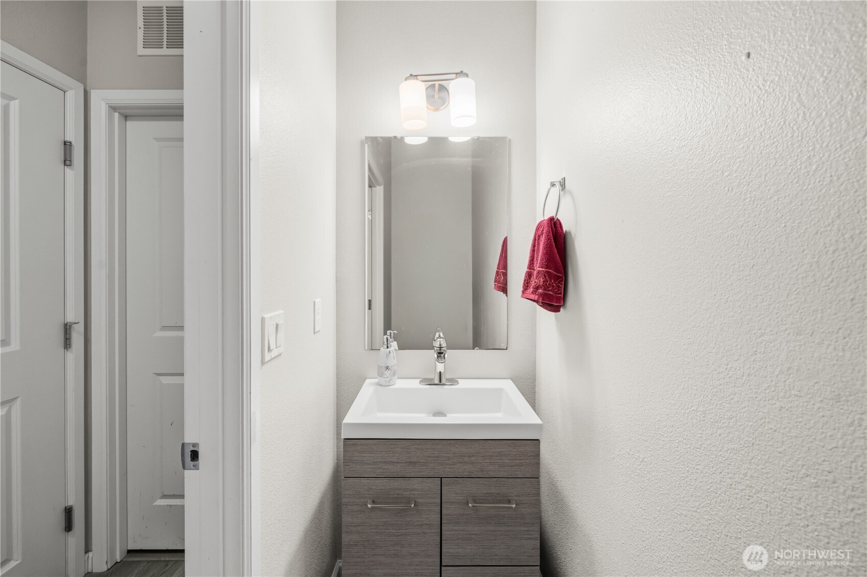 415 Buell Street Property Photo 21