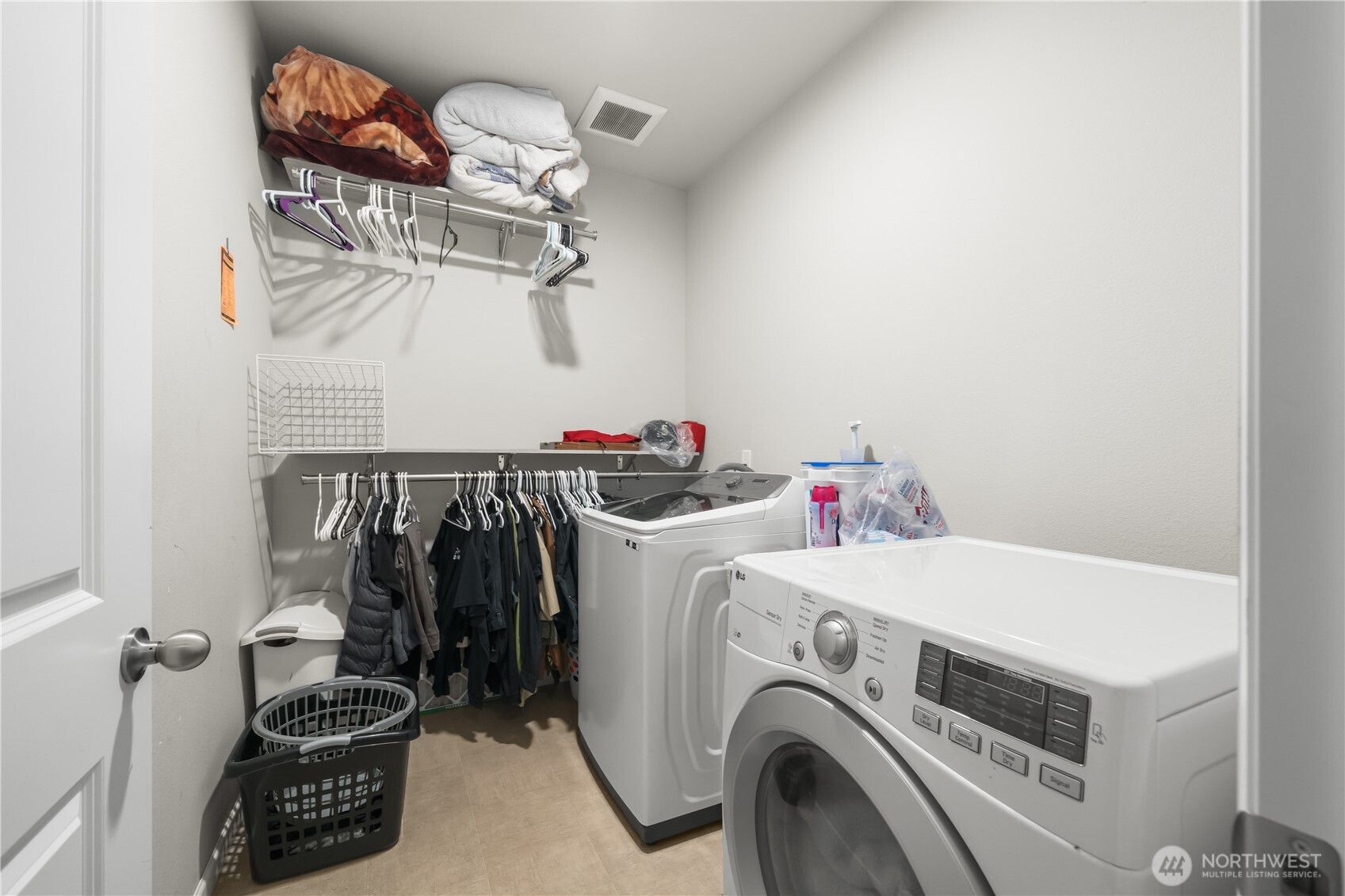 415 Buell Street Property Photo 22
