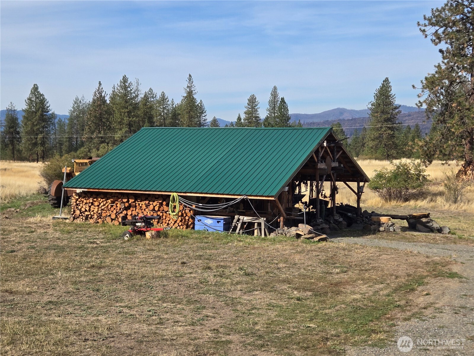 4297 Bissell Road Property Photo 5