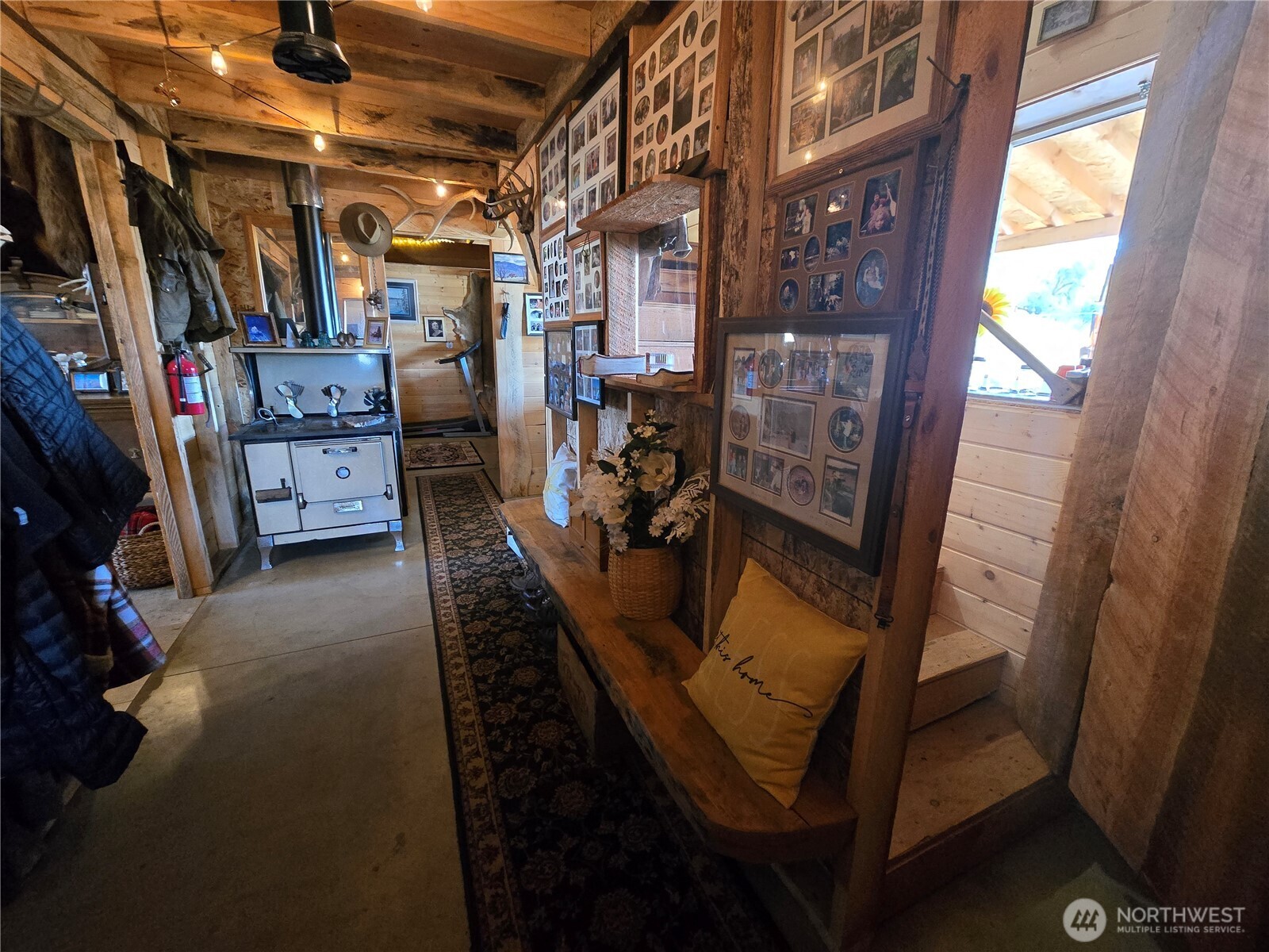 4297 Bissell Road Property Photo 9
