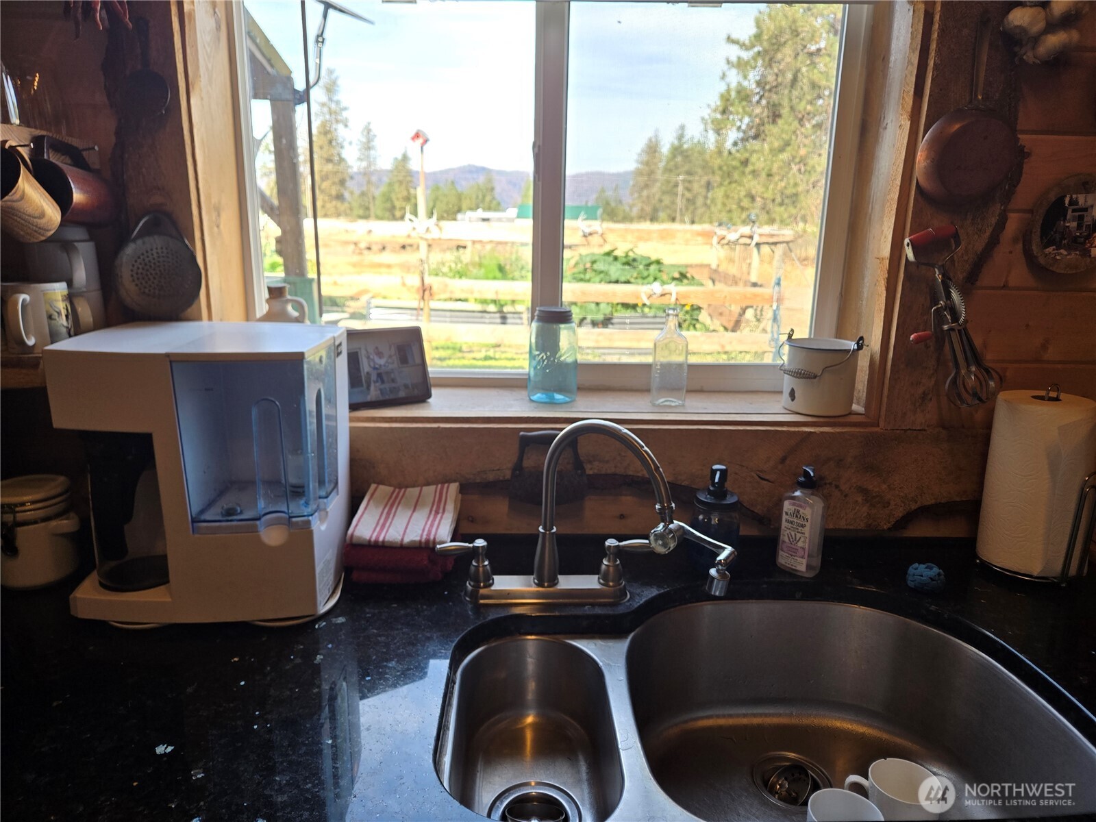 4297 Bissell Road Property Photo 13