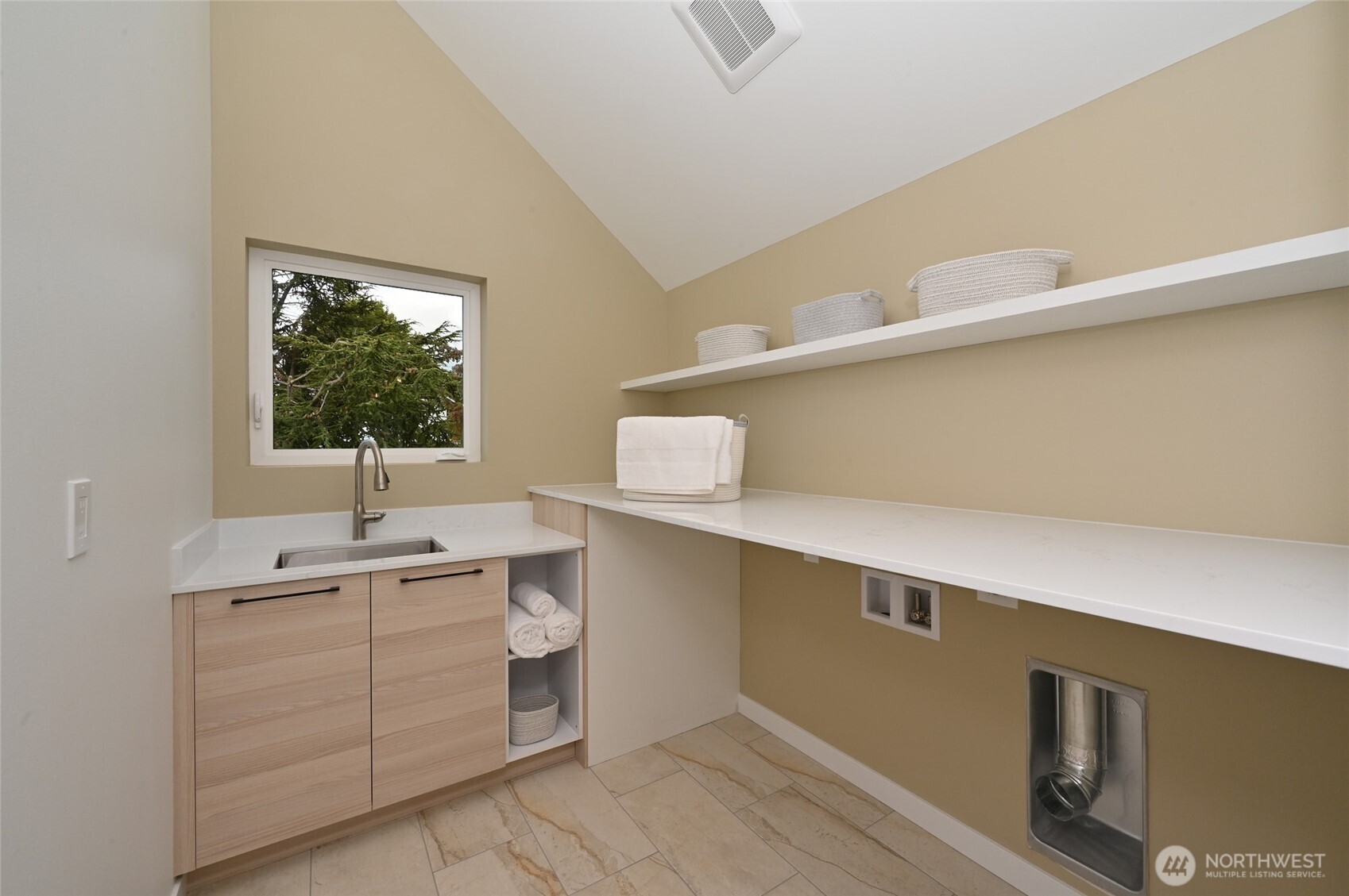 2410 Nw Neptune Place Property Photo 22