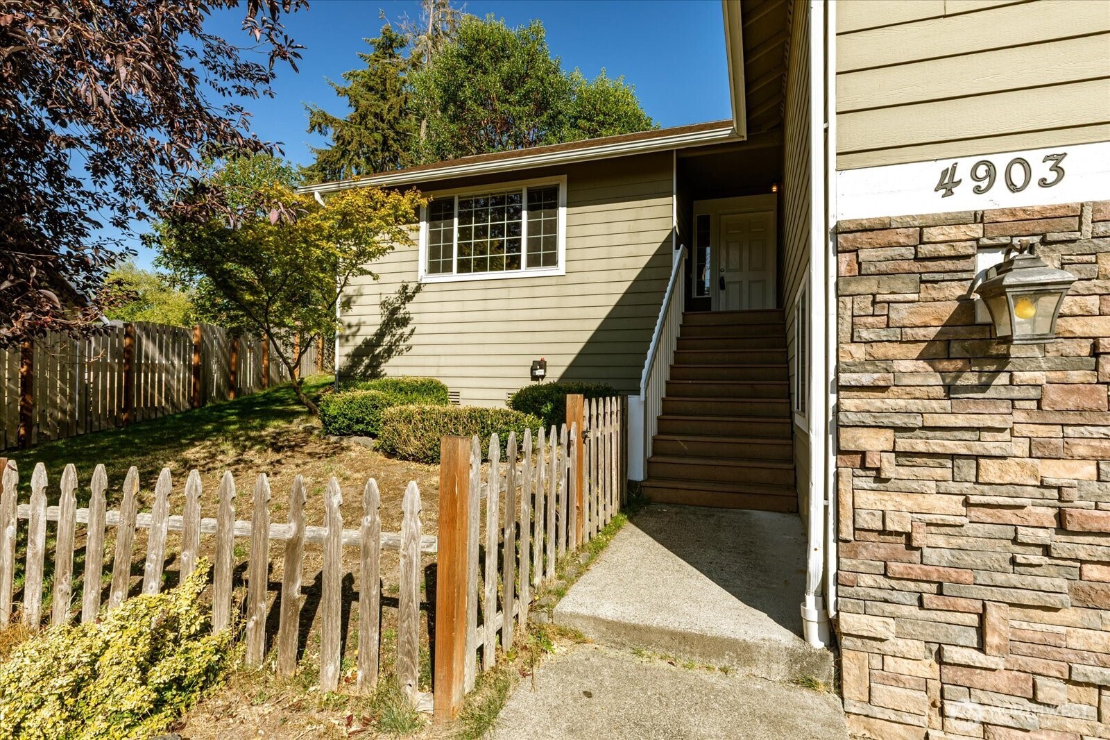 4903 Reindeer Road Property Photo 4