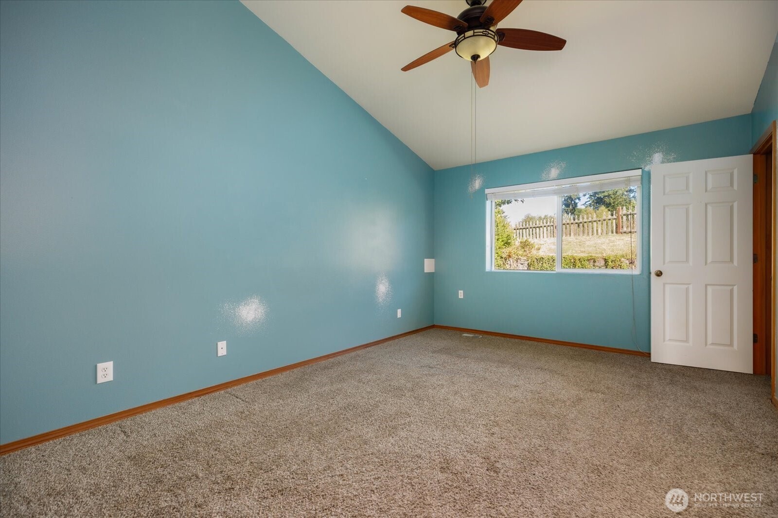 4903 Reindeer Road Property Photo 14