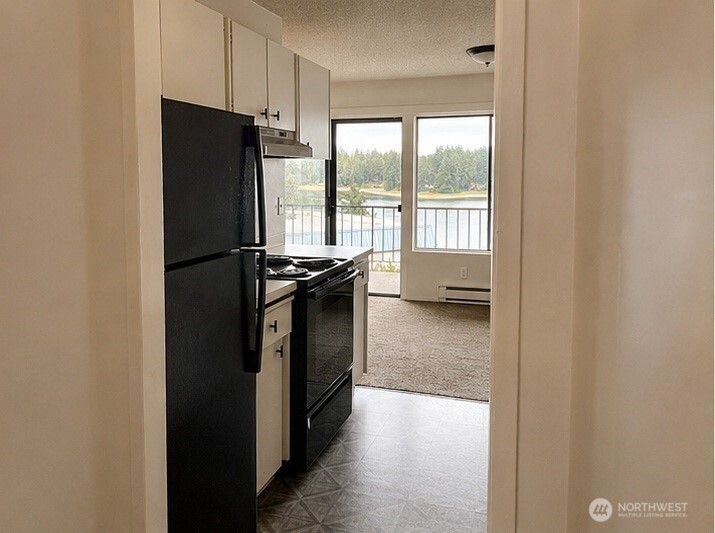 924 Shorewood Drive E56 Property Photo 3