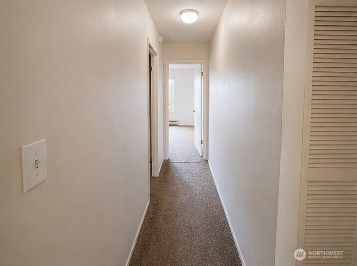 924 Shorewood Drive E56 Property Photo 5