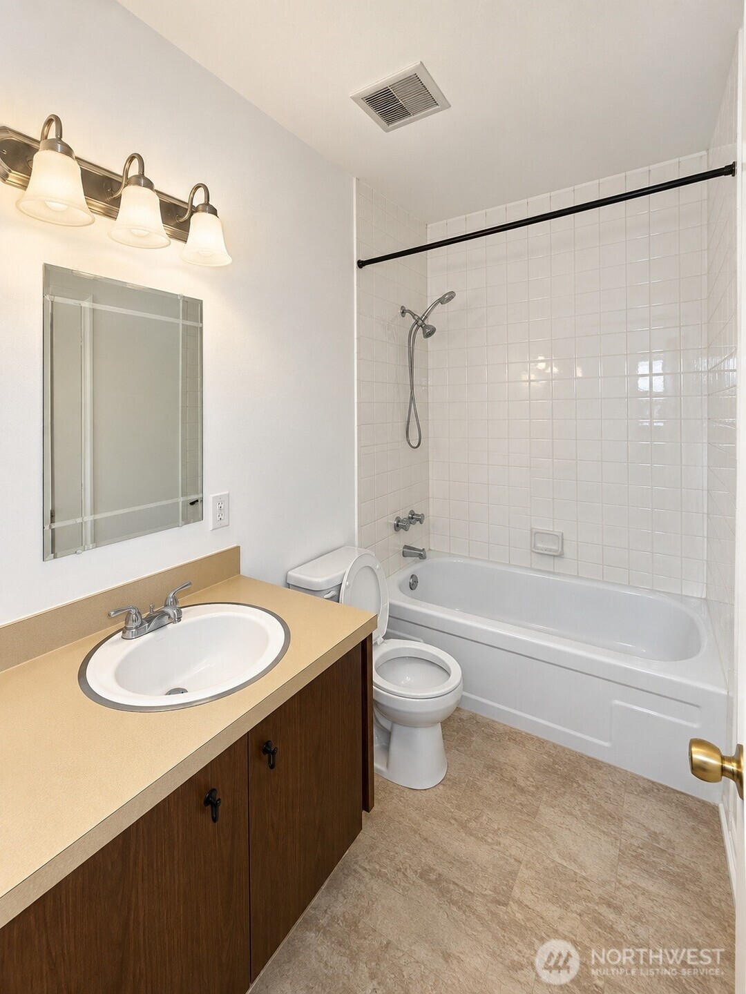 924 Shorewood Drive E56 Property Photo 6