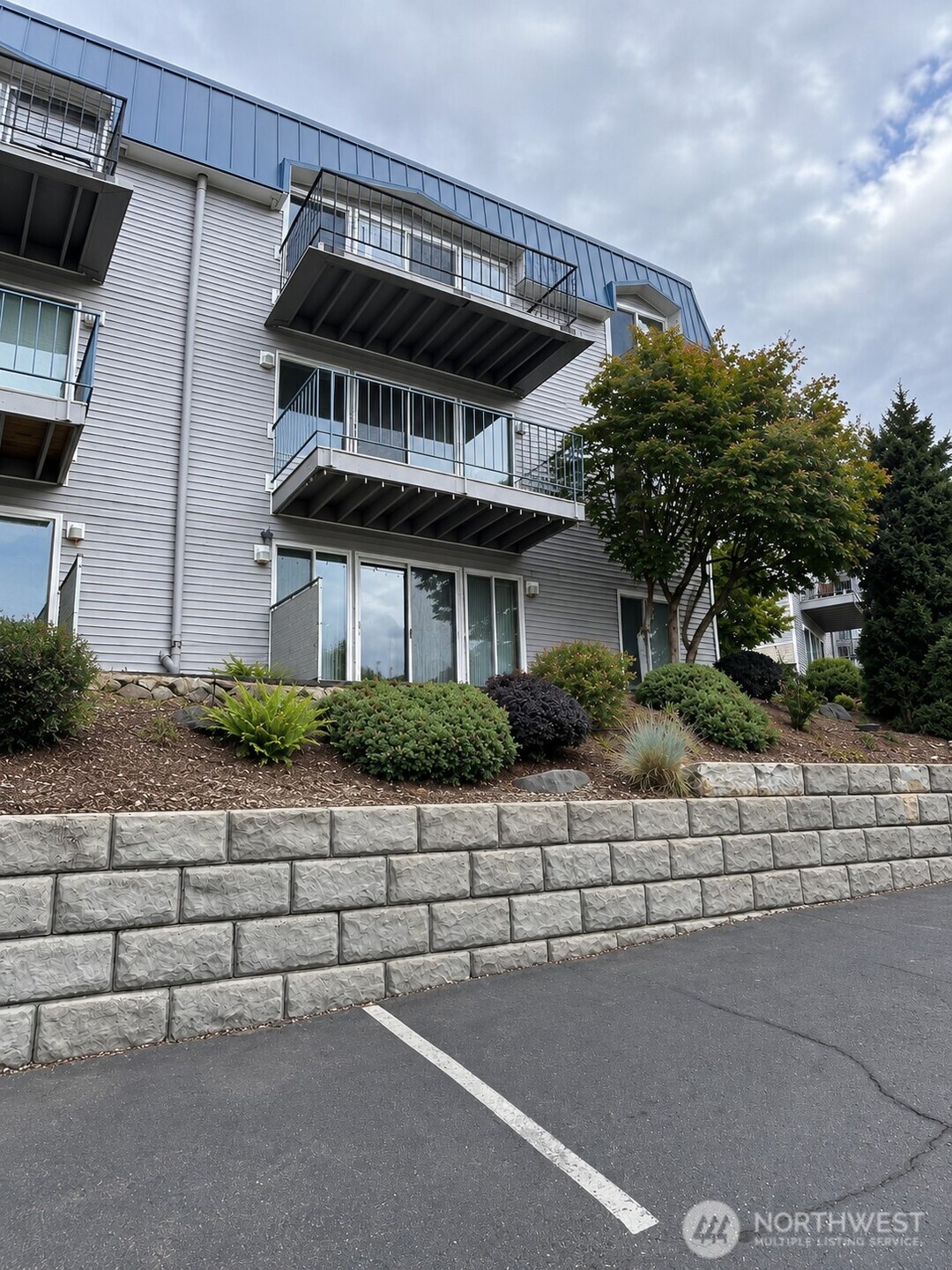 924 Shorewood Drive E56 Property Photo 15