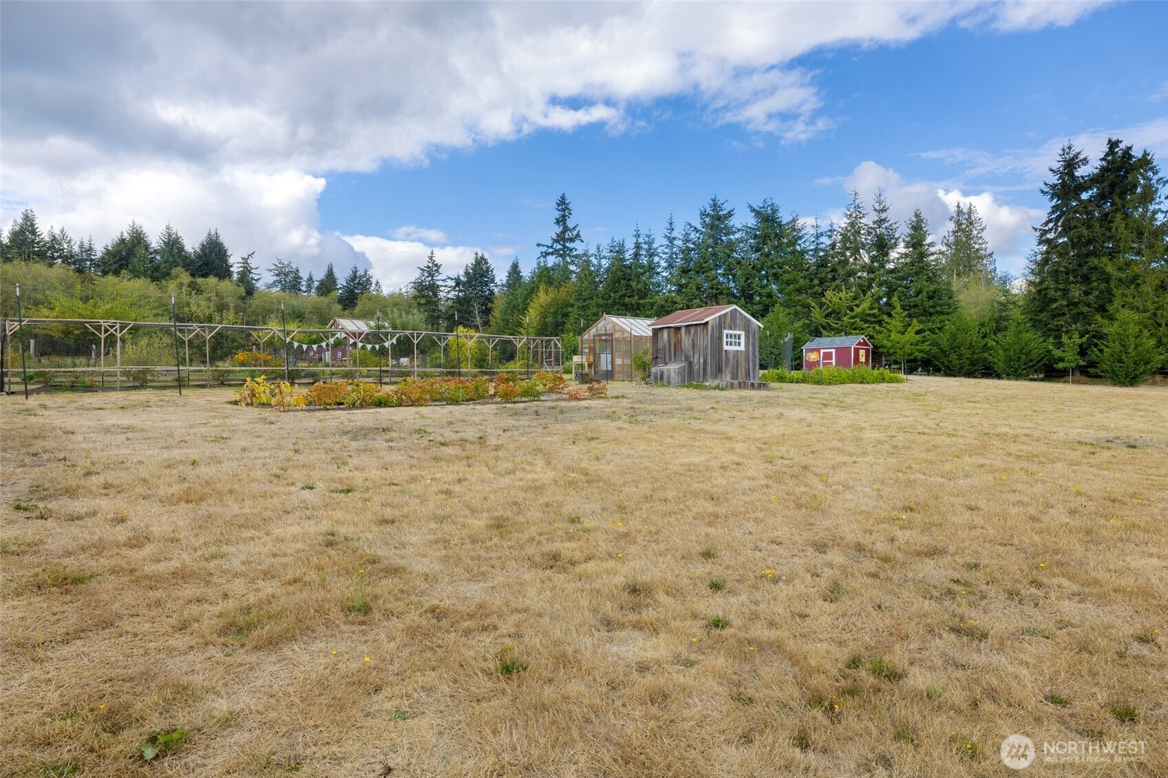 5196 Foxglove Lane Property Photo 8