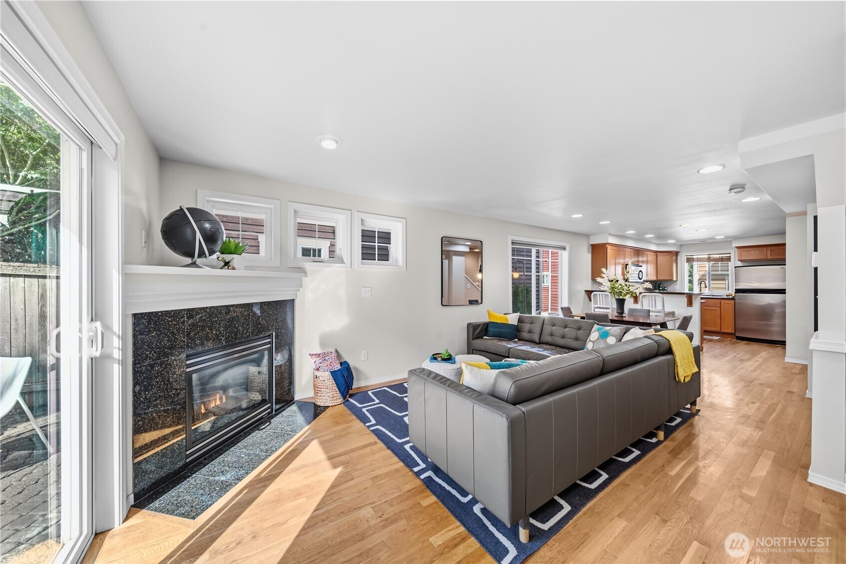 12325 10th Place D Property Photo 3