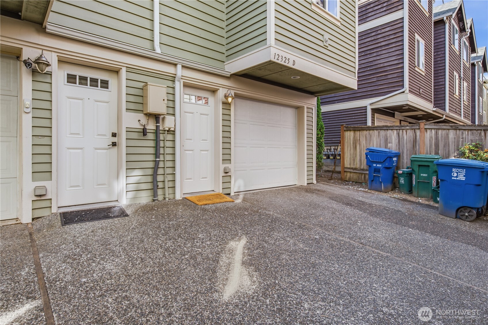 12325 10th Place D Property Photo 19