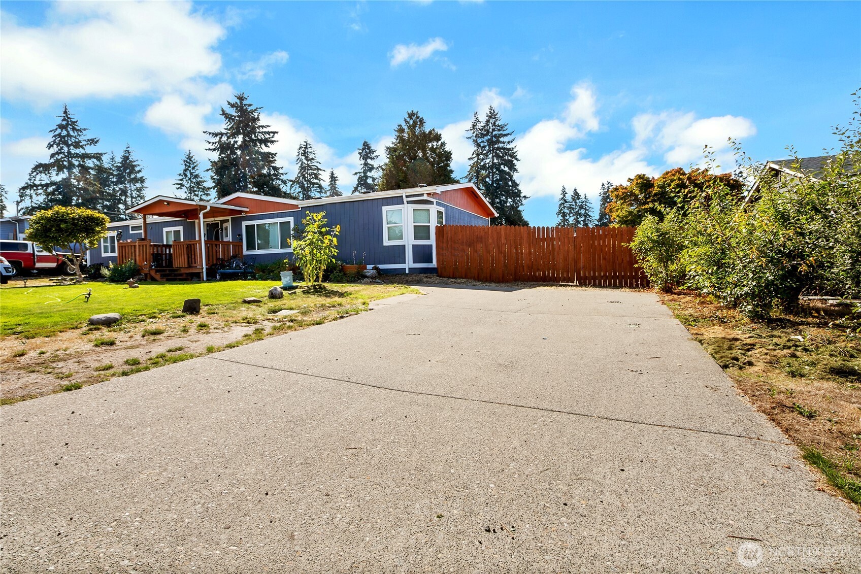720 190th Street Property Photo 3