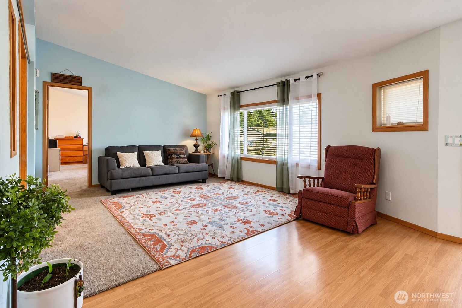 720 190th Street Property Photo 4