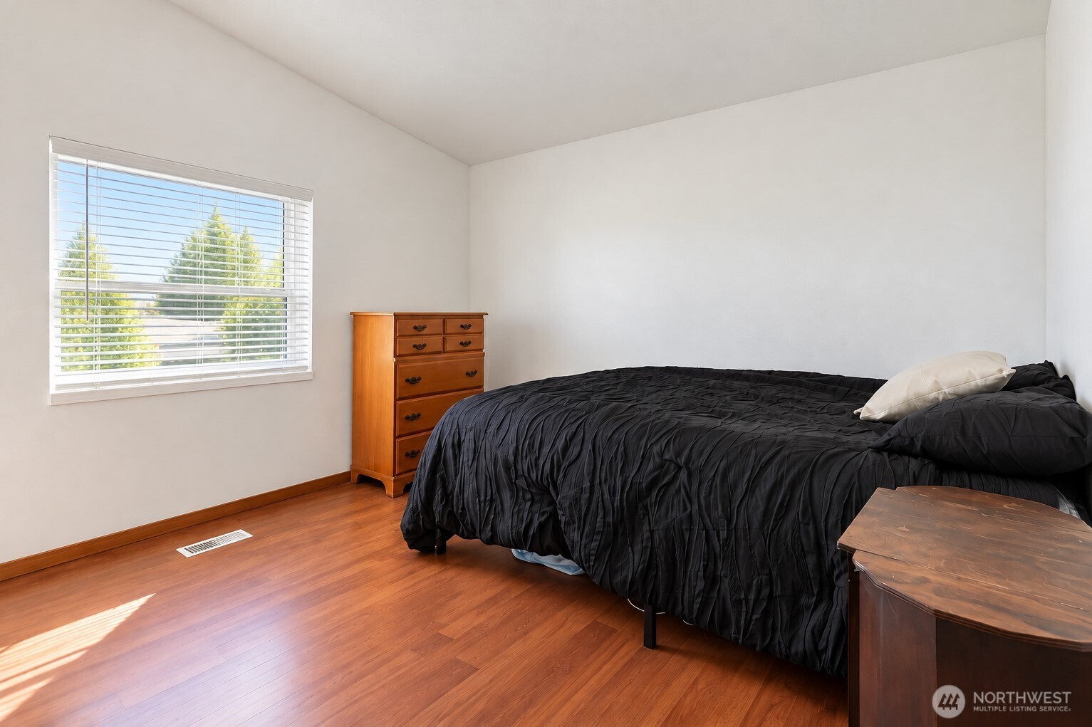 720 190th Street Property Photo 13