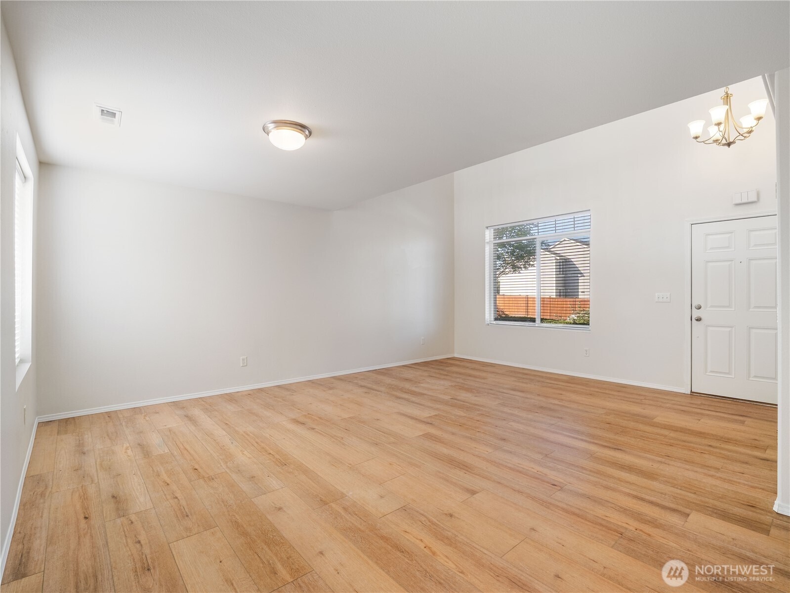 19413 77th Avenue Property Photo 7