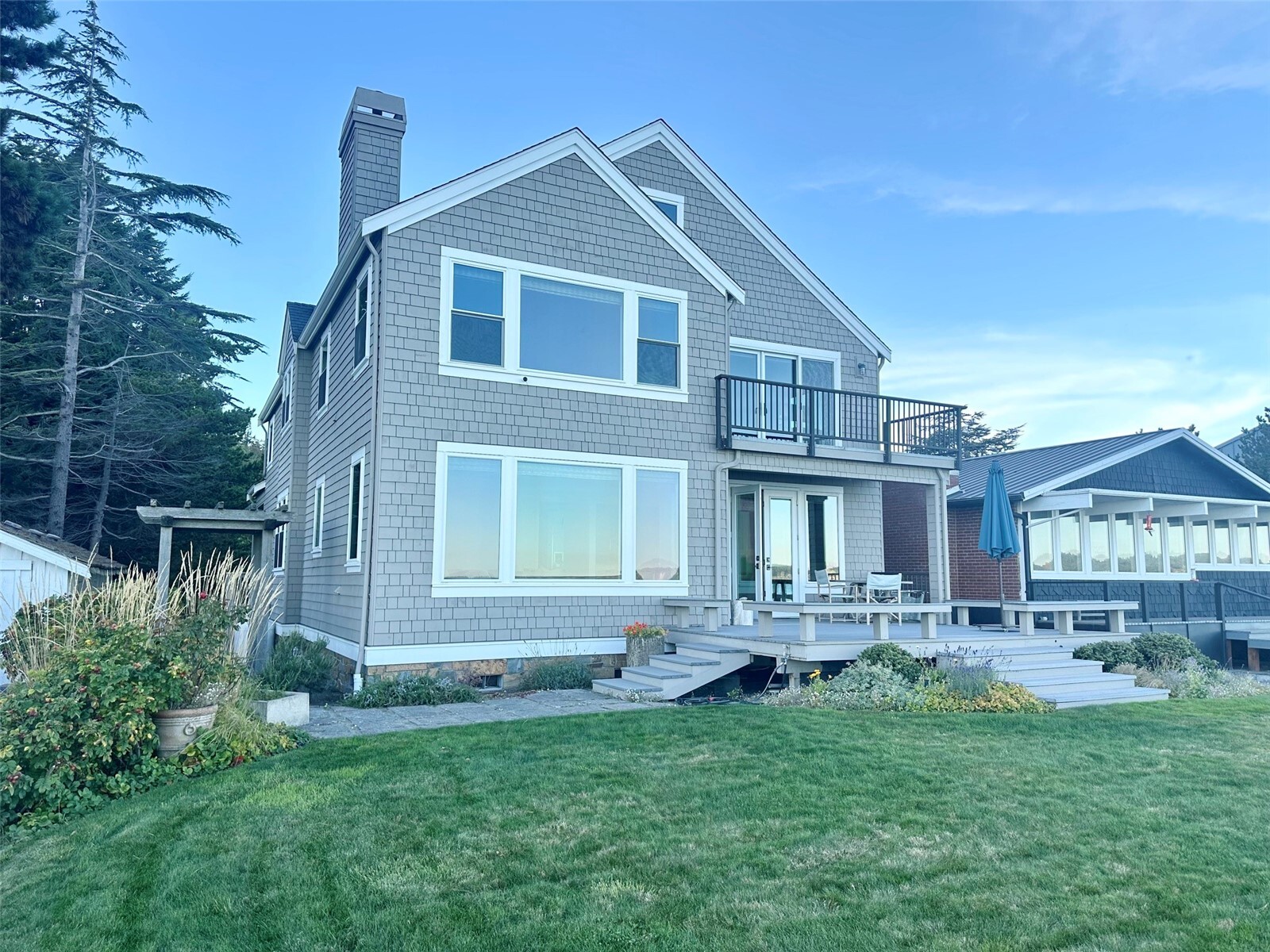 1924 Shore Avenue Property Photo 5