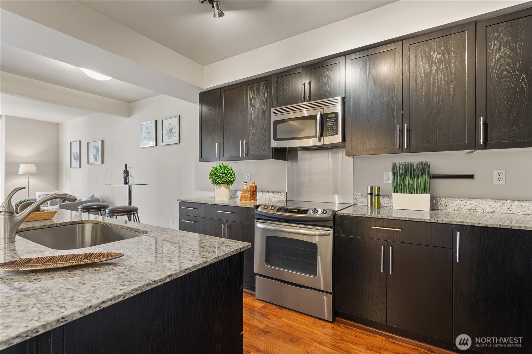 699 John Street 507 Property Photo 2