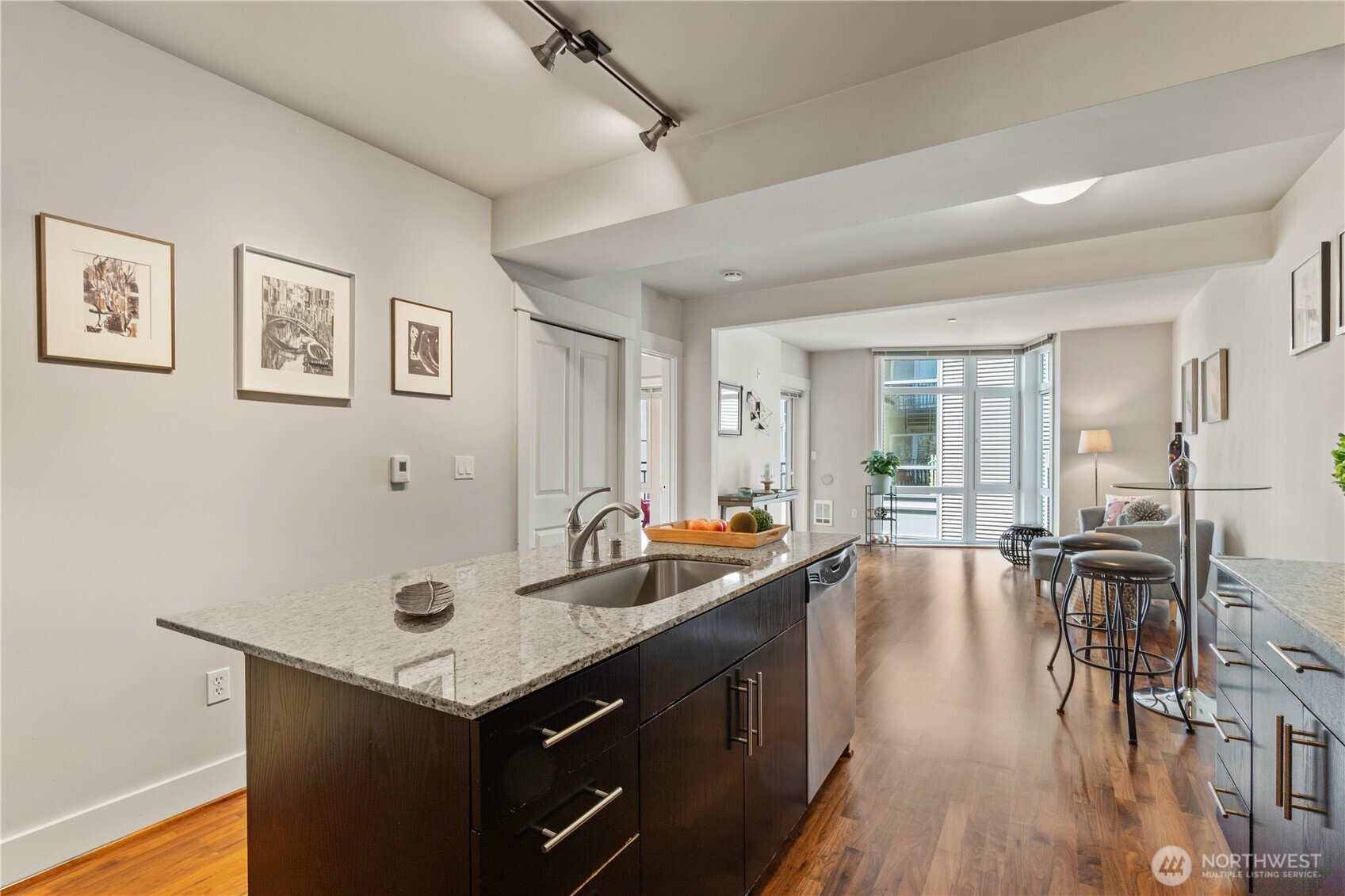 699 John Street 507 Property Photo 3