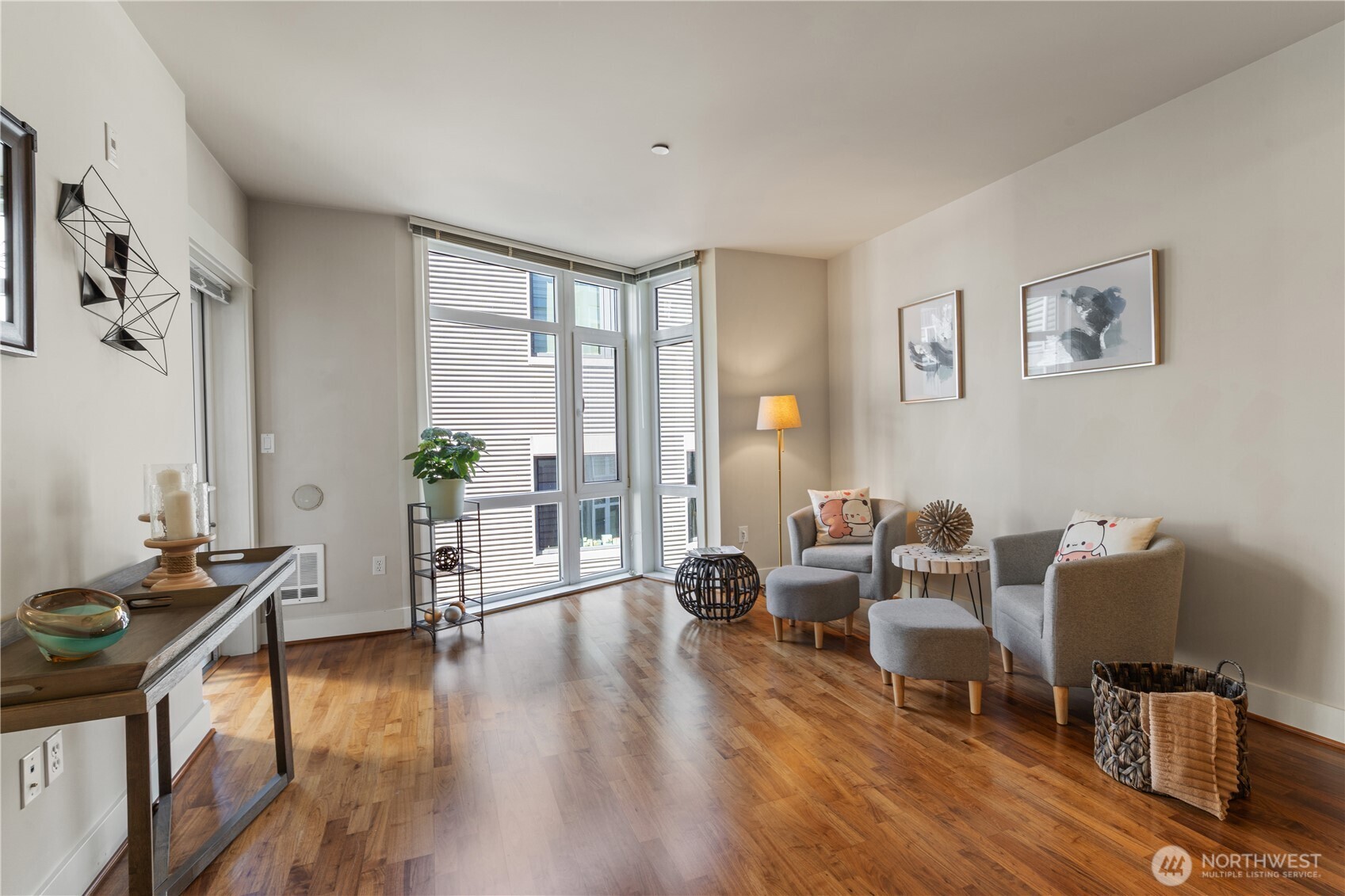699 John Street 507 Property Photo 4
