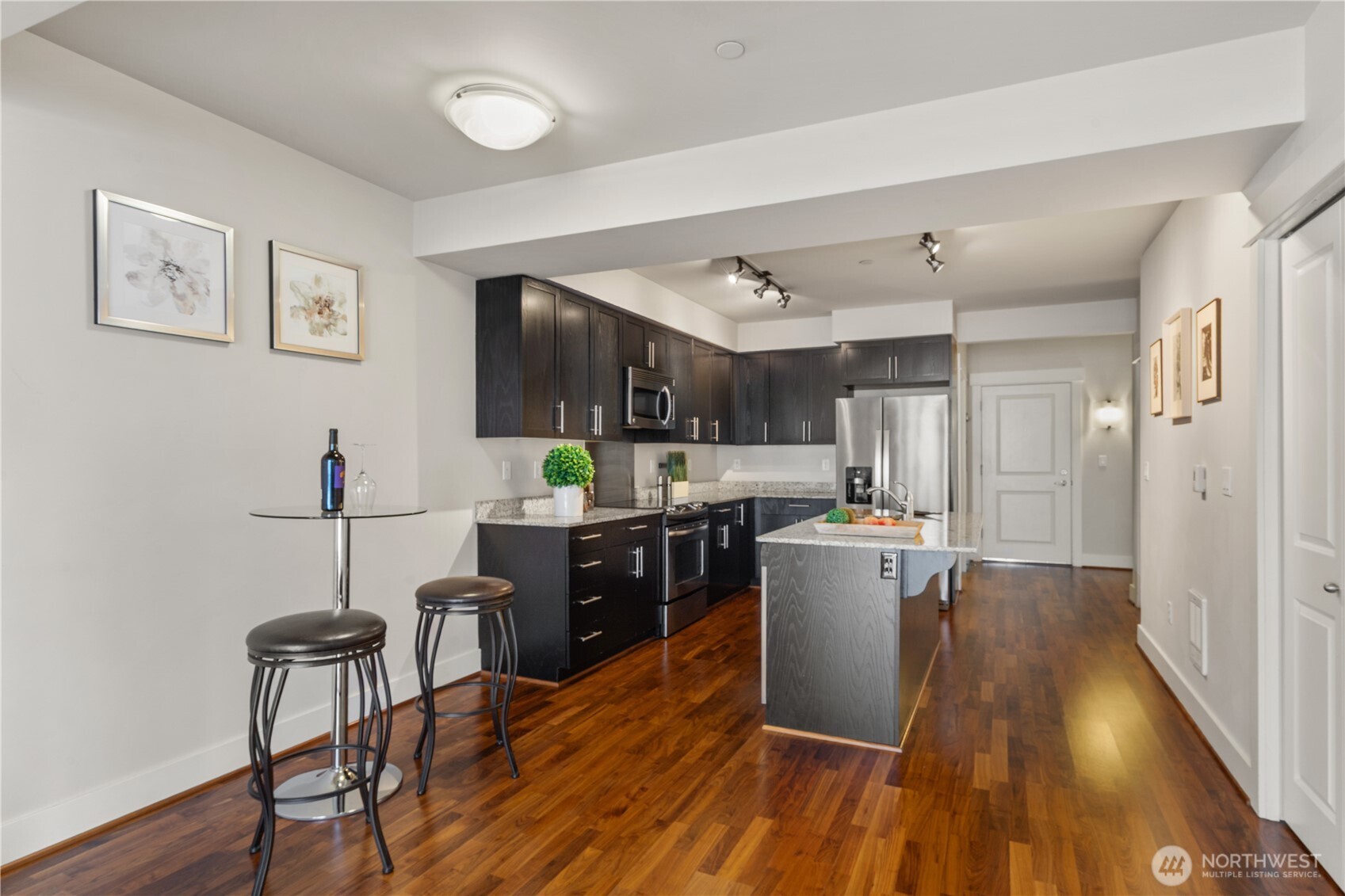 699 John Street 507 Property Photo 7
