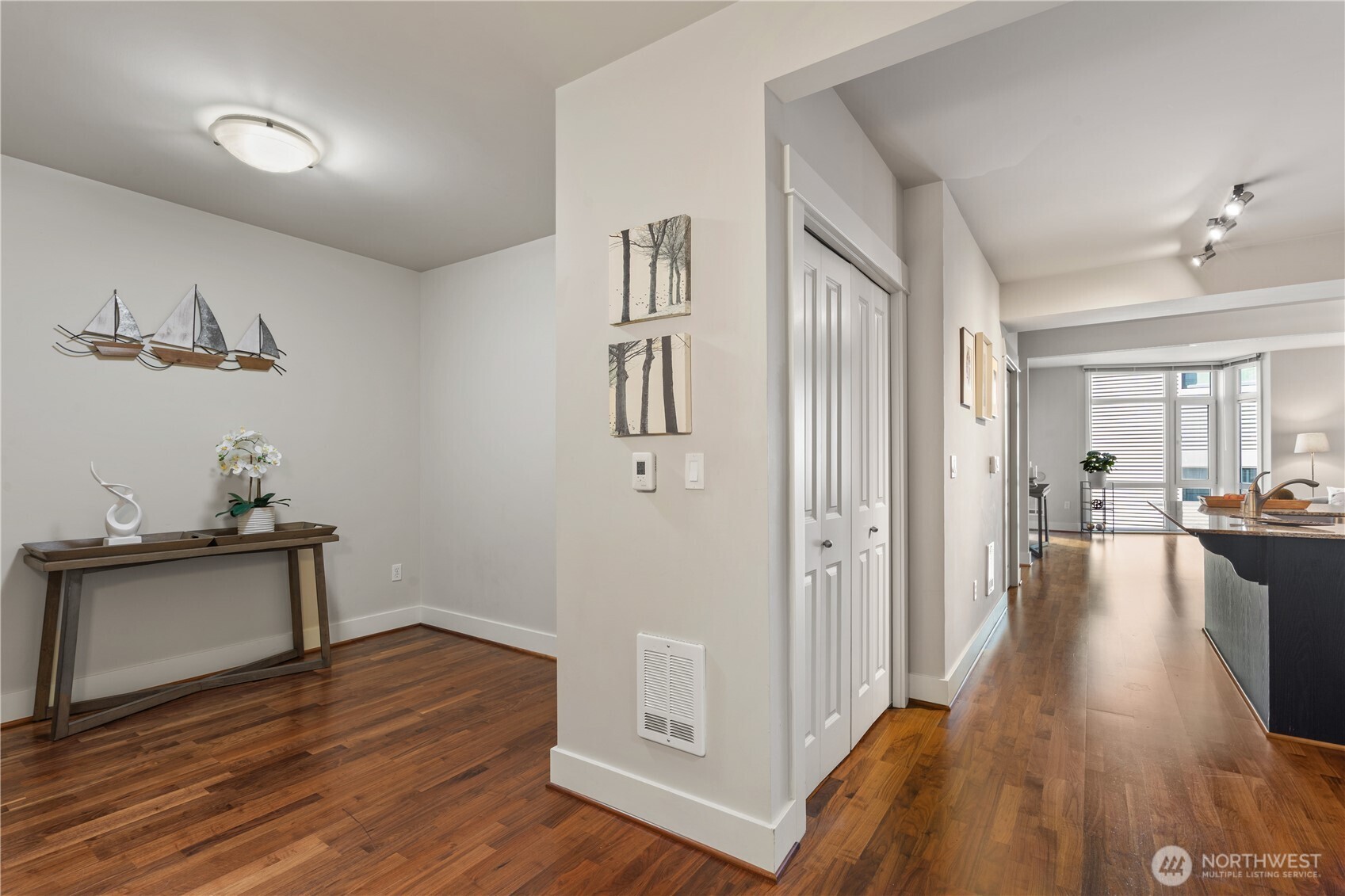 699 John Street 507 Property Photo 14
