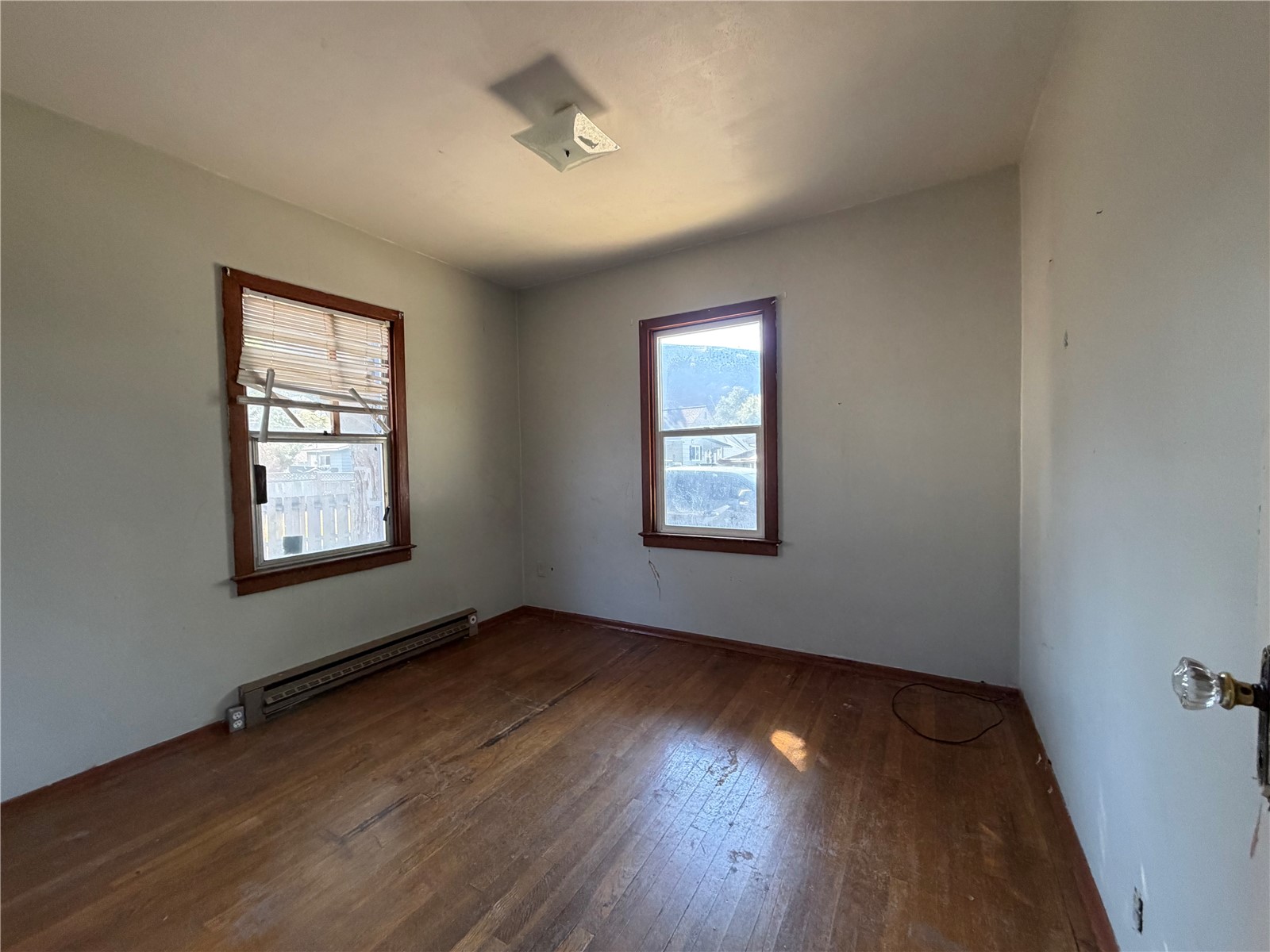 408 E Mustard Property Photo 6