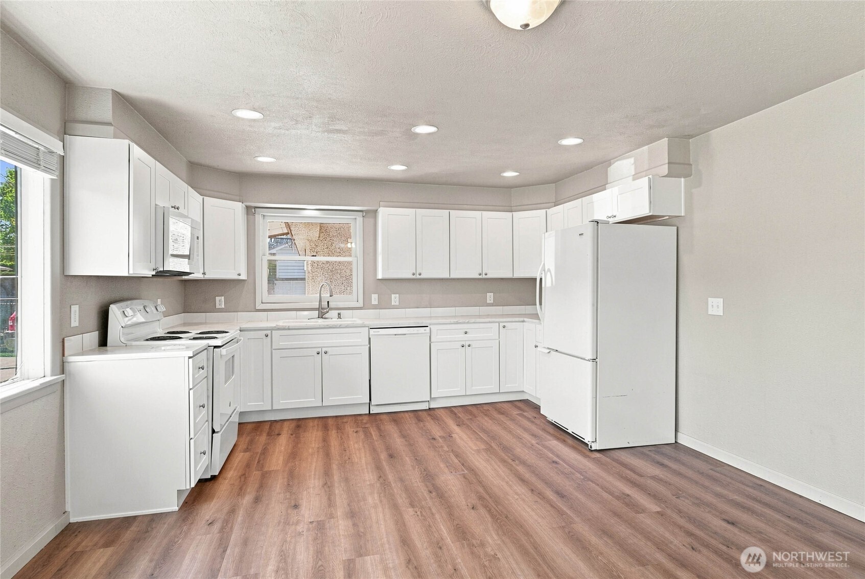 64 N James Avenue Property Photo 4
