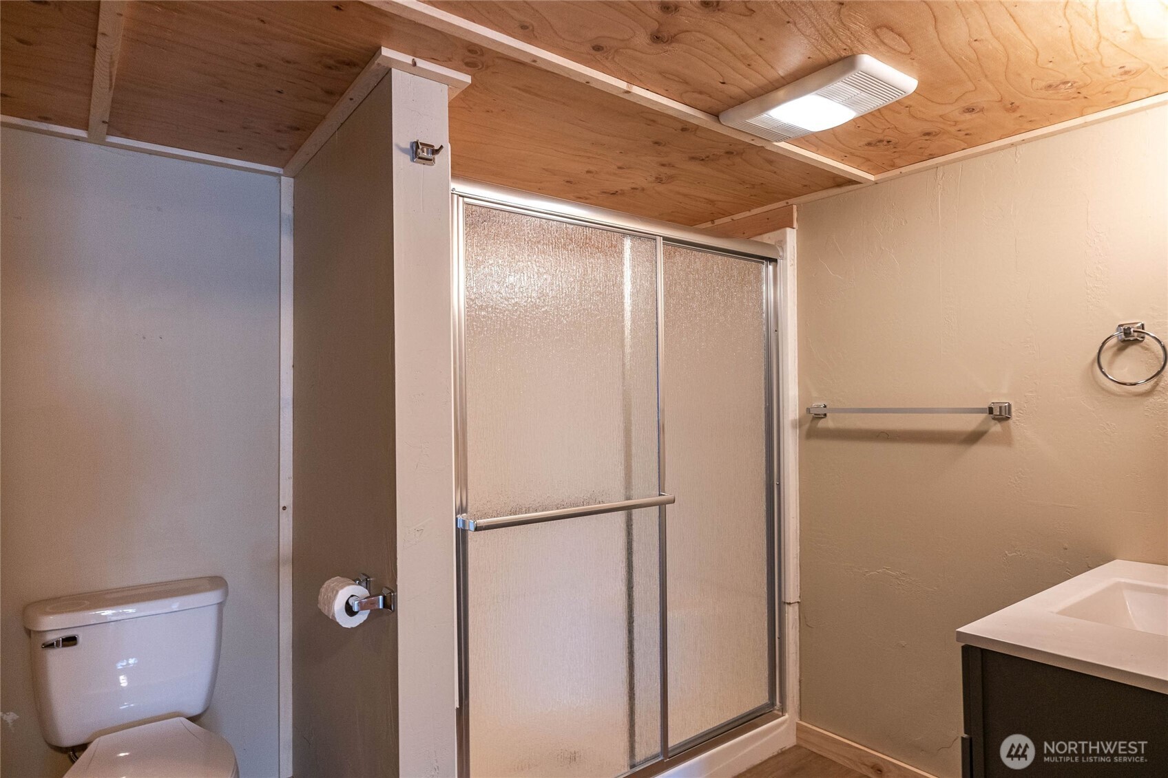 64 N James Avenue Property Photo 32