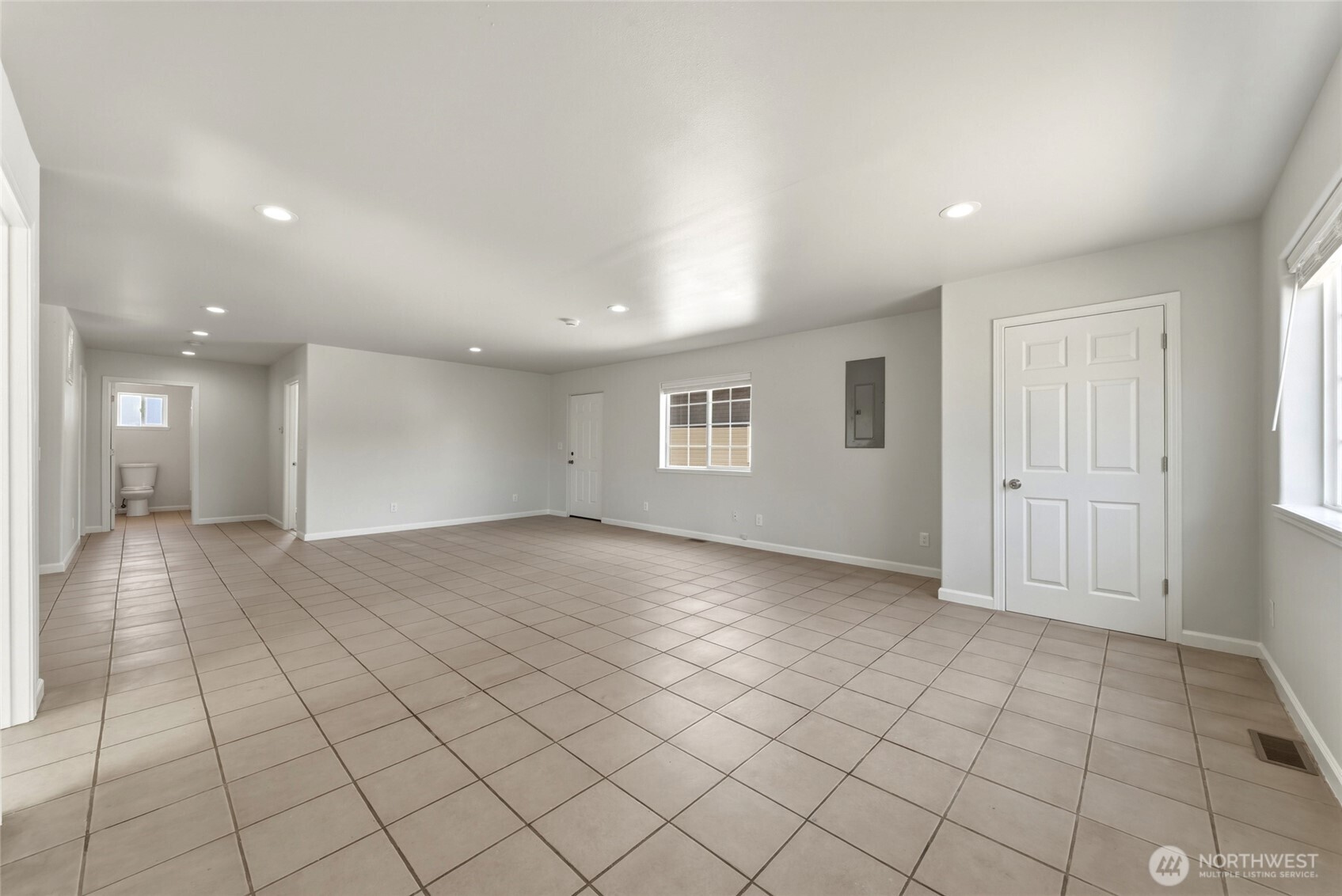 424 S 7th Avenue Property Photo 6