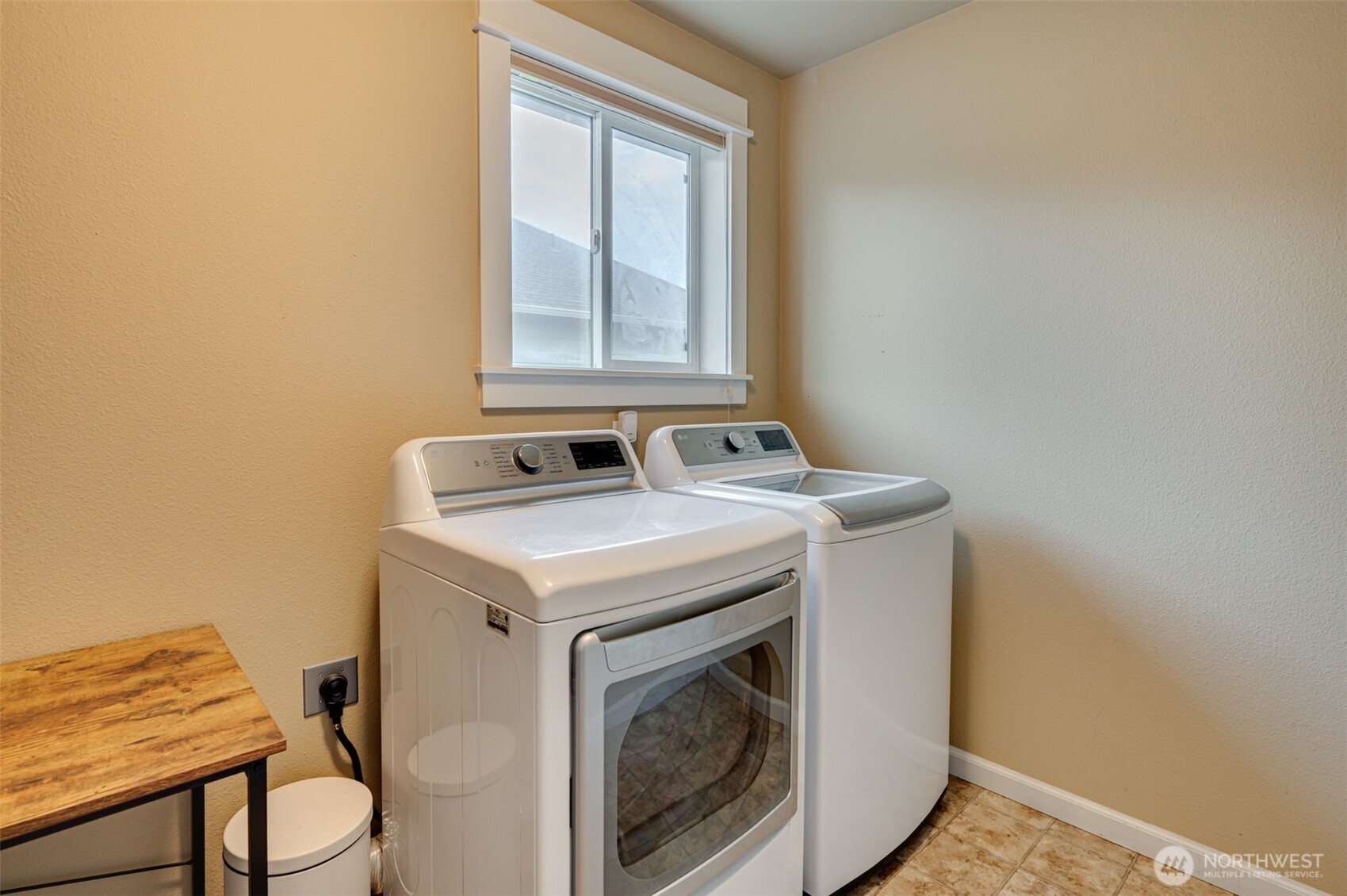 300 Thistle Court Property Photo 30