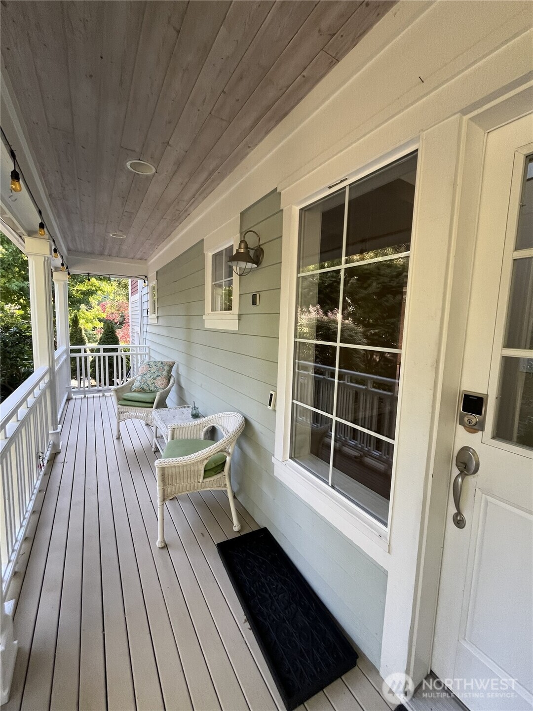 1163 Ne Wing Point Way Property Photo 6