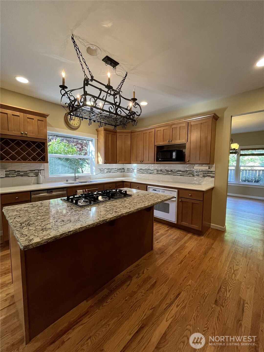 1163 Ne Wing Point Way Property Photo 14