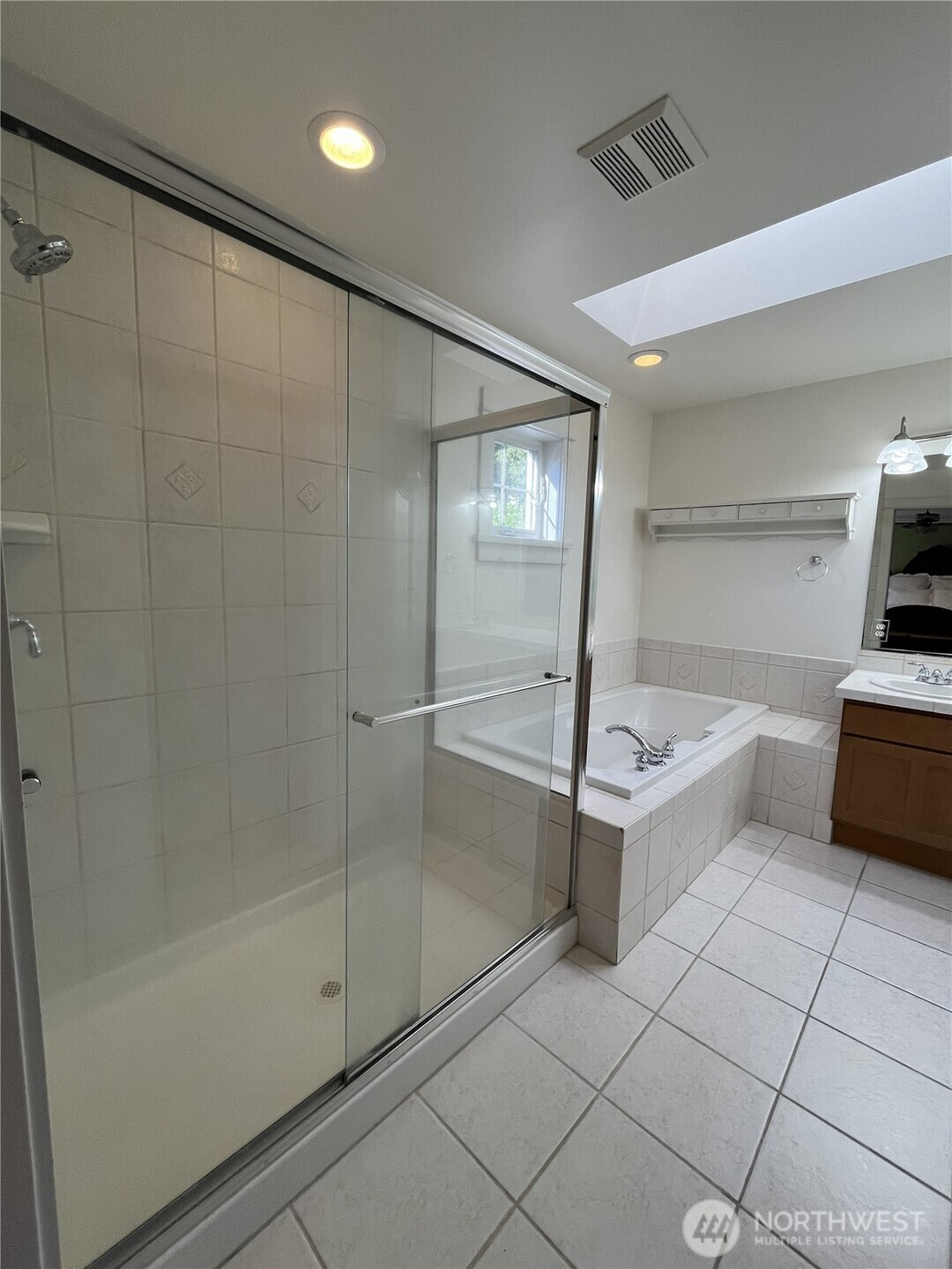 1163 Ne Wing Point Way Property Photo 24