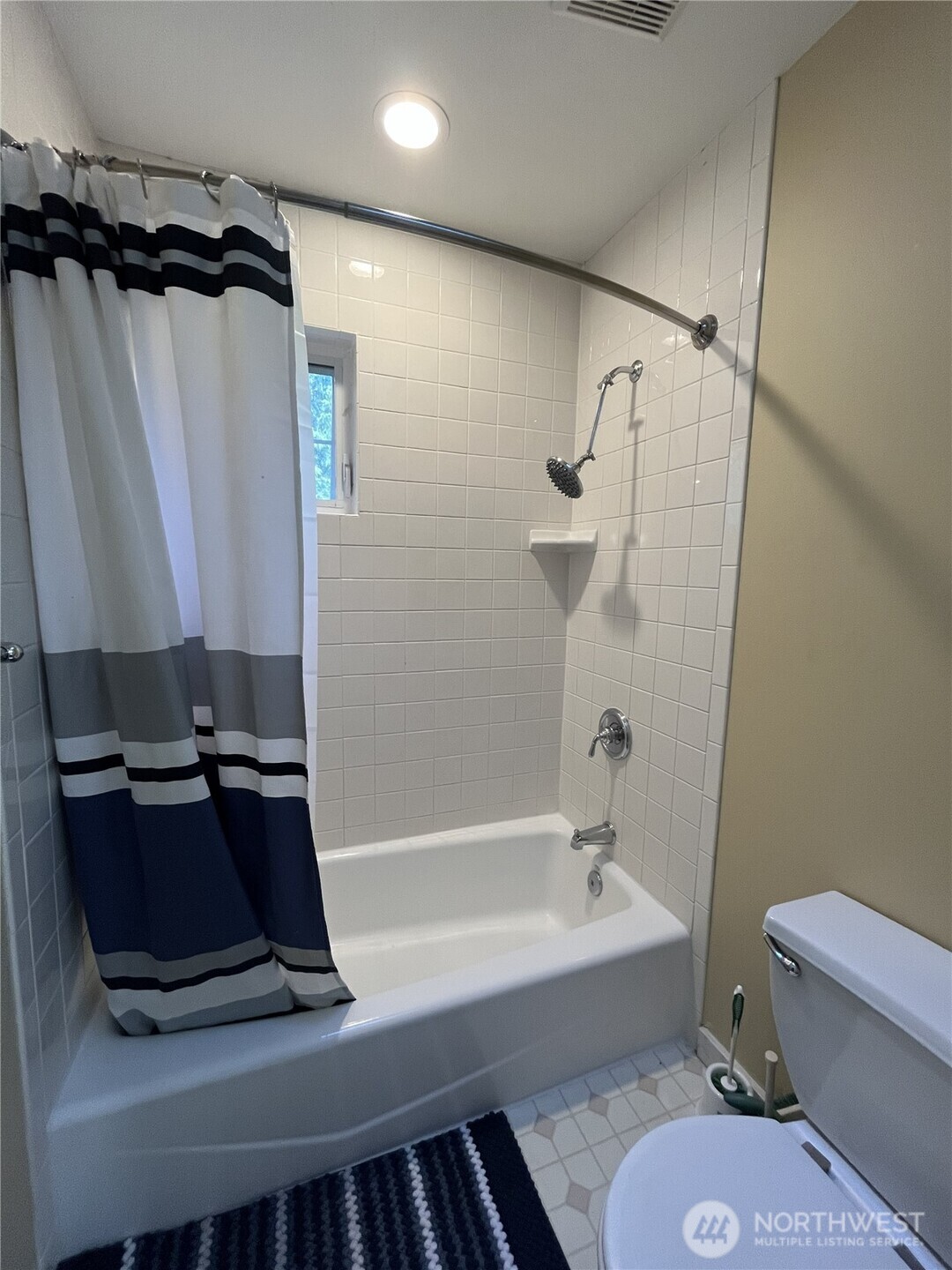 1163 Ne Wing Point Way Property Photo 28