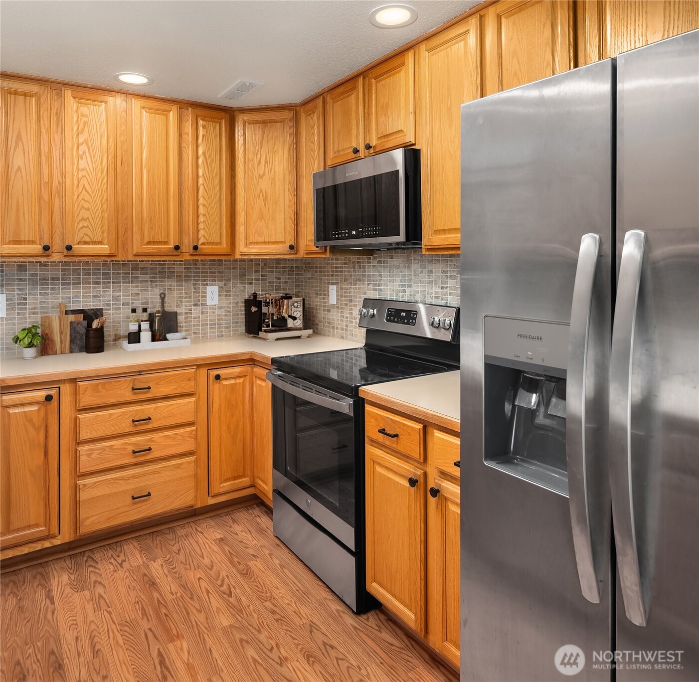 732 Ne Roswell Drive Property Photo 13