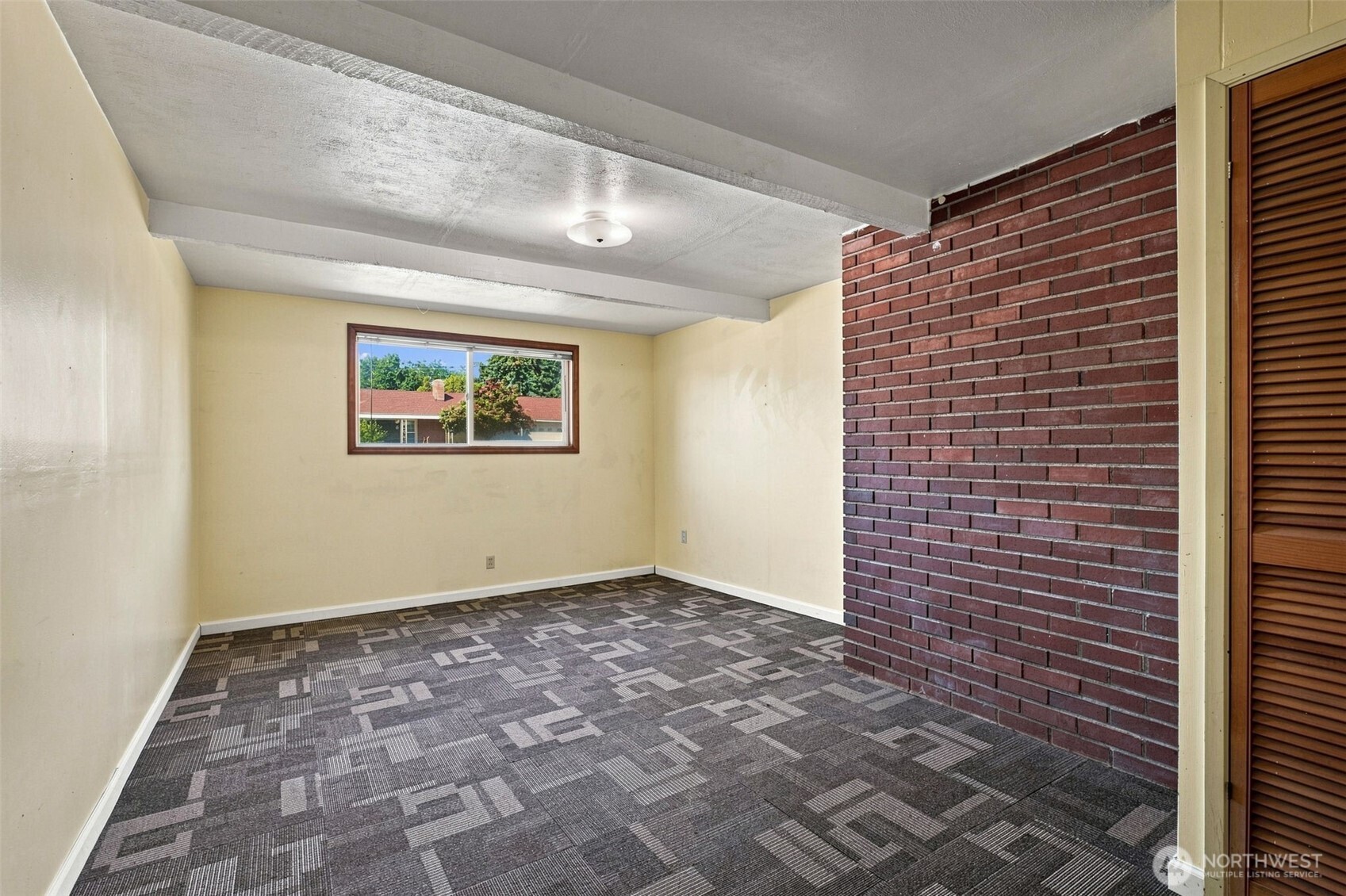 217 N 63rd Avenue Property Photo 13