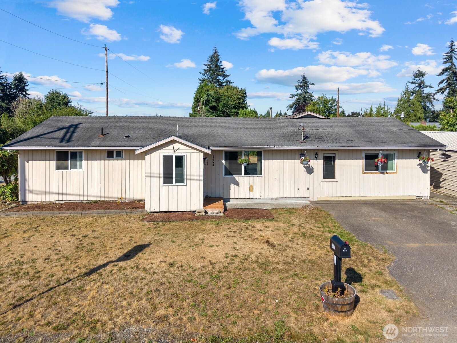 9304 55th Avenue Property Photo 1