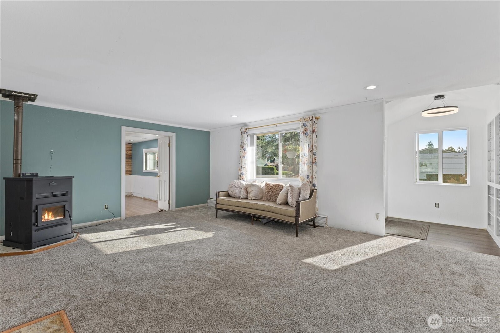 9304 55th Avenue Property Photo 6