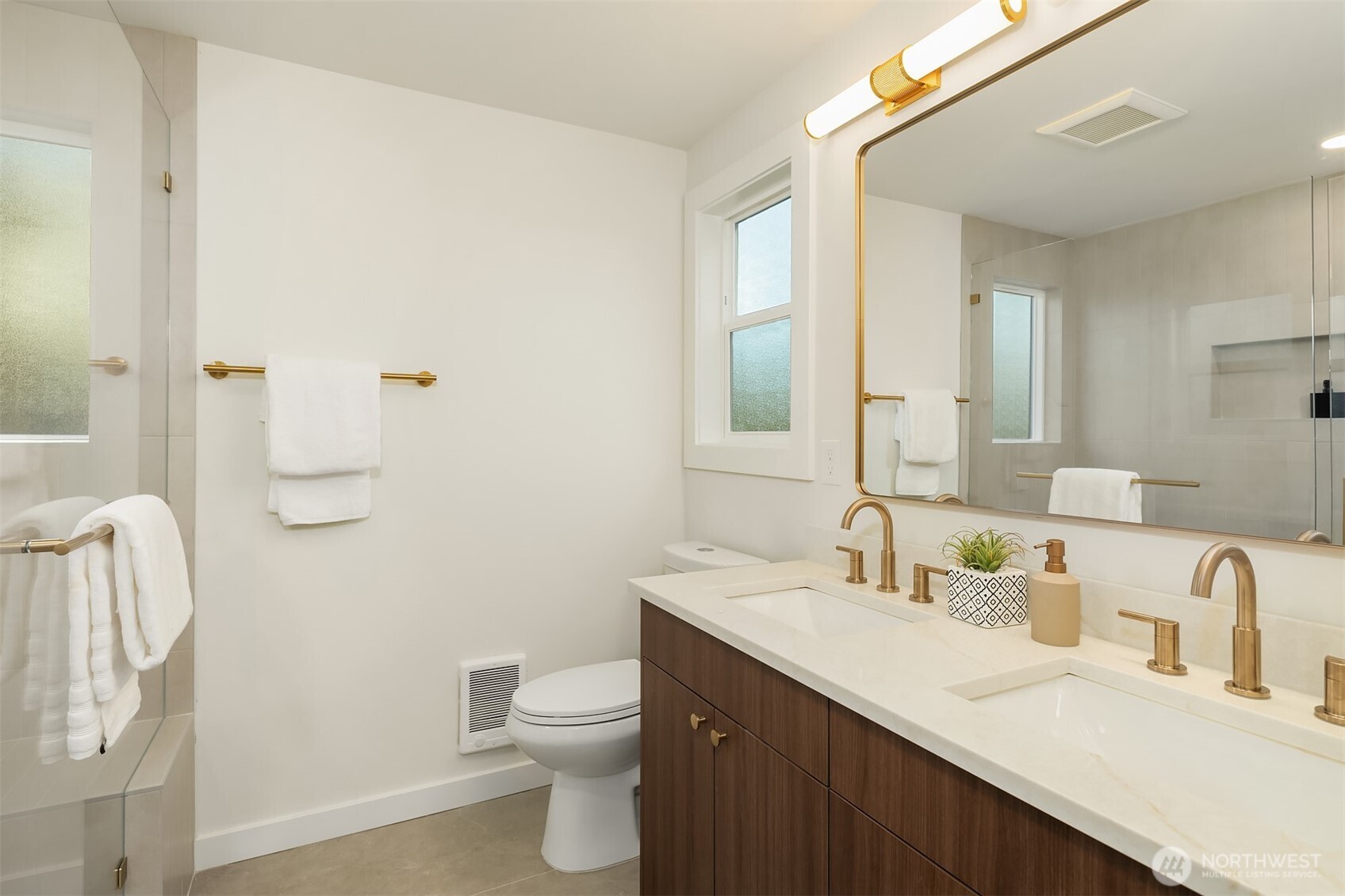 4331 Ne 57th Street Property Photo 12