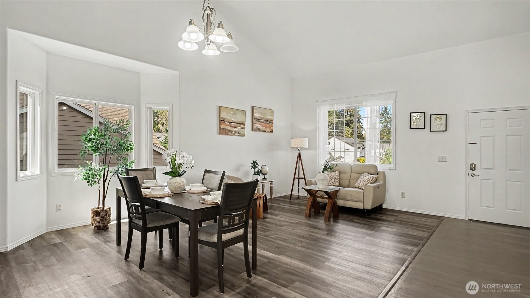 6610 83 Street Ct Property Photo 6