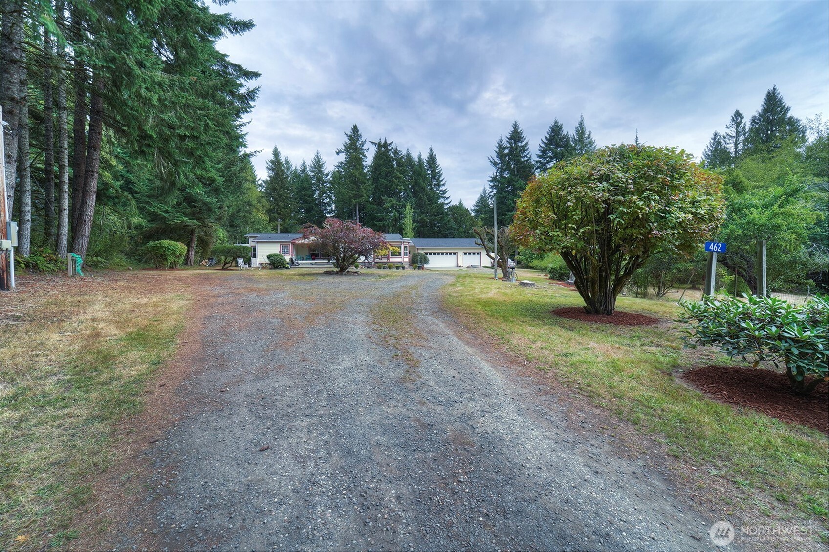 462 Nw Equestrian Drive Property Photo 2