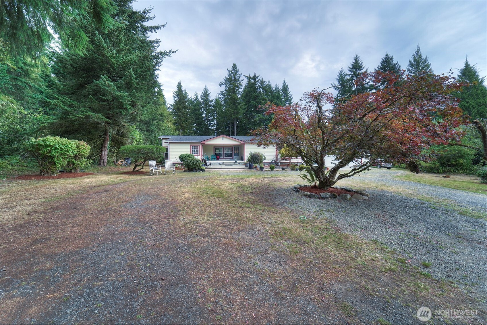 462 Nw Equestrian Drive Property Photo 4