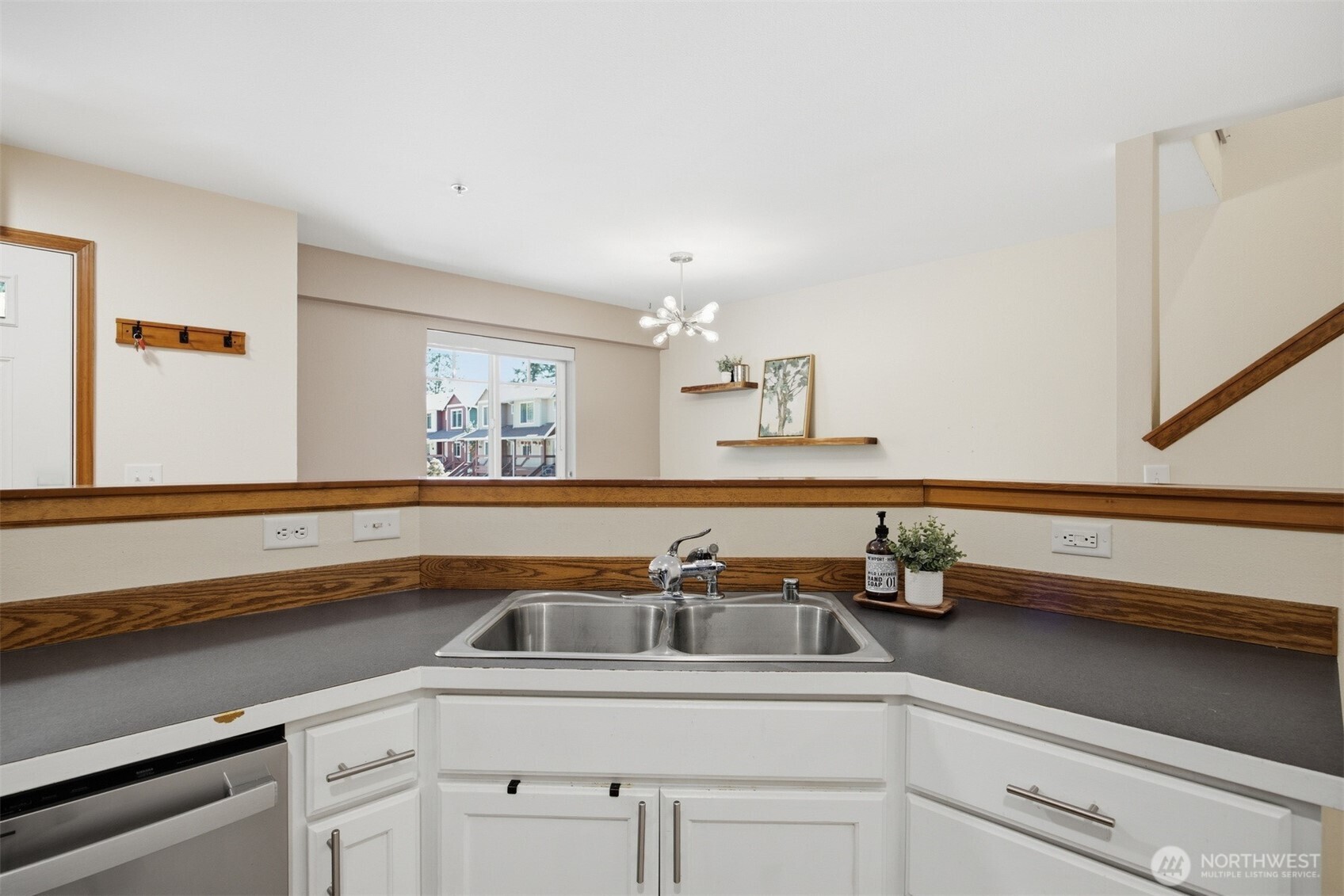4047 Eliza Avenue 103 Property Photo 10