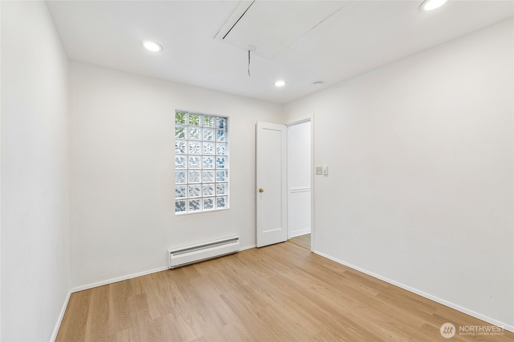 7014 S 126th Street Property Photo 13